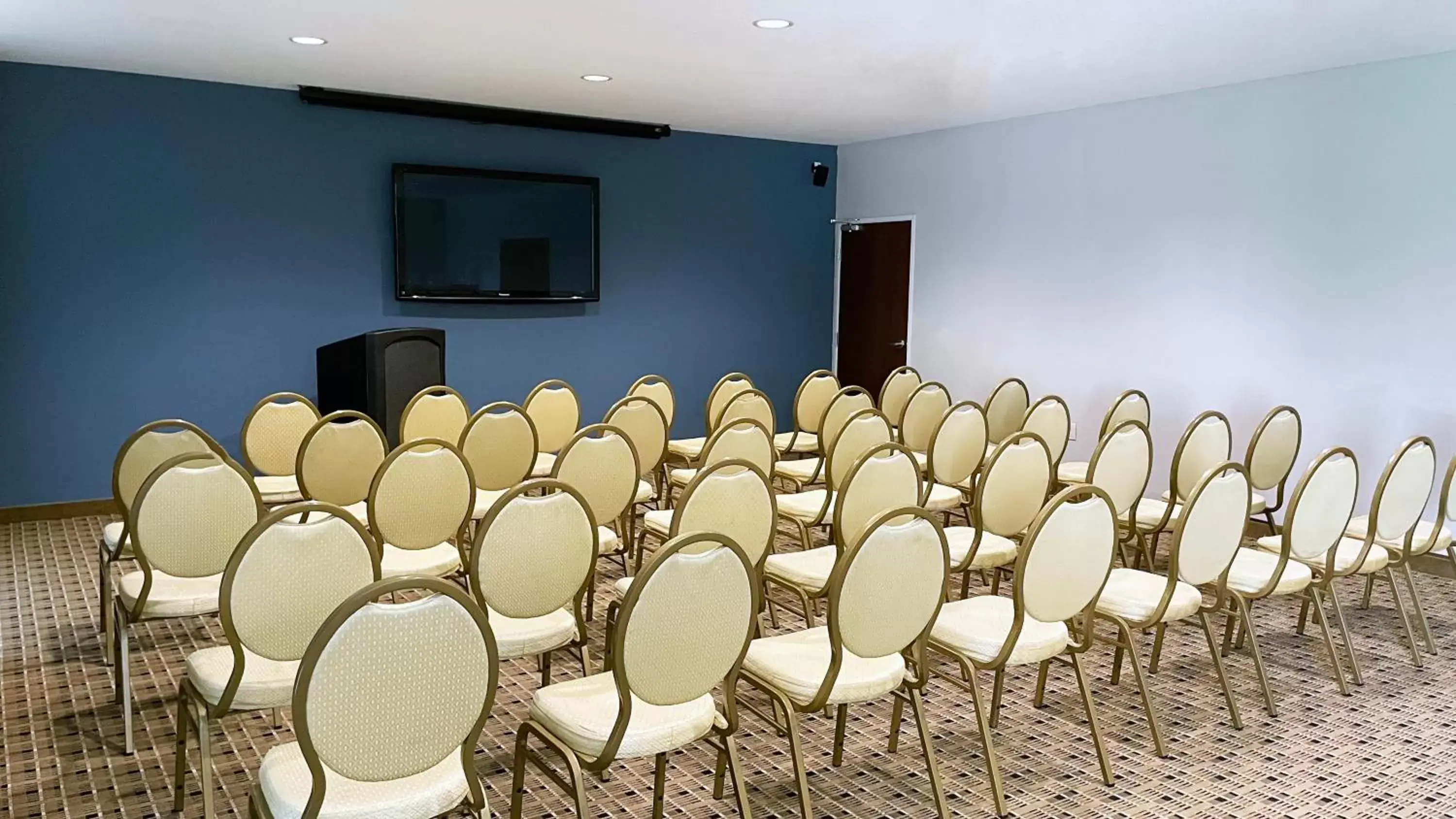 Meeting/conference room in Microtel Inn & Suites by Wyndham Michigan City