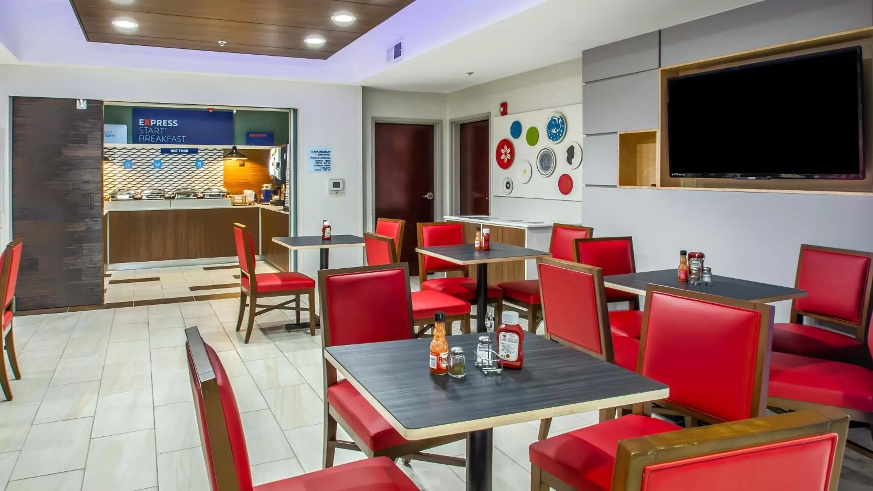 Breakfast, Restaurant/Places to Eat in Holiday Inn Express & Suites - Olathe South, an IHG Hotel