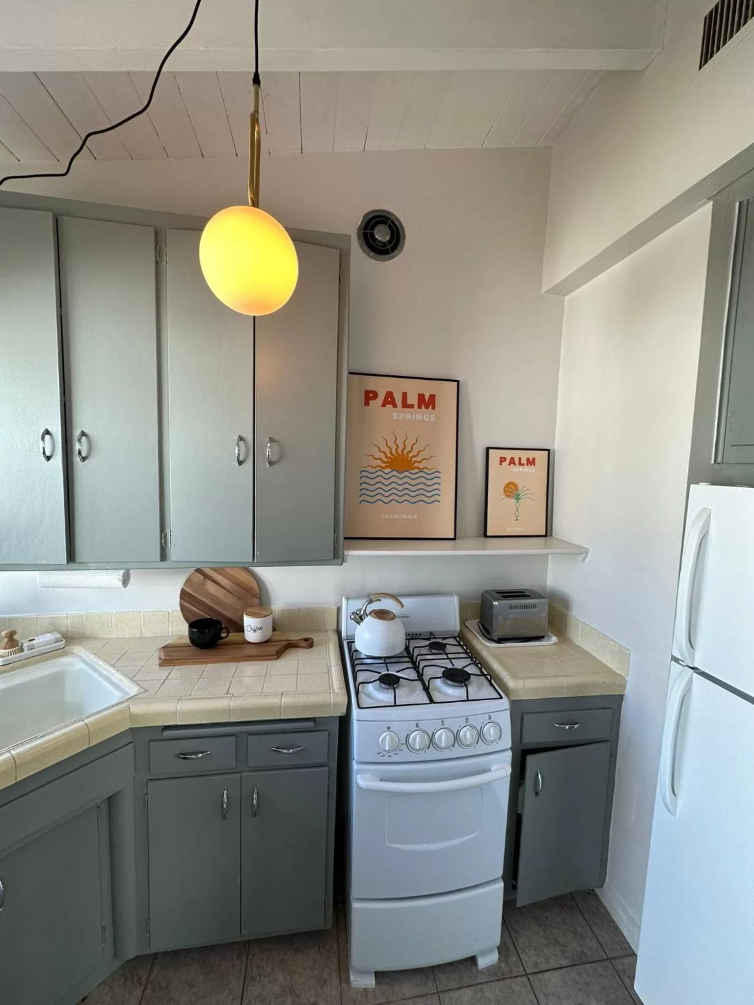 Kitchen or kitchenette in A PLACE IN THE SUN Hotel - ADULTS ONLY Big Units, 24h Heated Pool & Spa in 1 Acre Park Prime Location, DOG Friendly, TOP Midcentury Modern Boutique Hotel