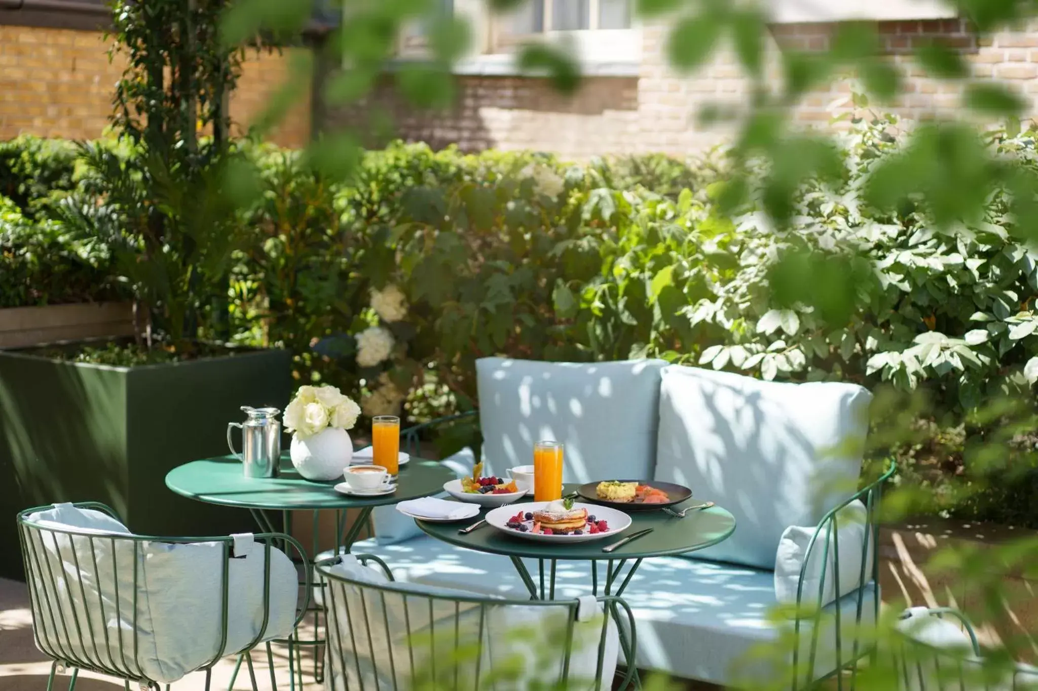 Balcony/Terrace, Restaurant/Places to Eat in COMO Metropolitan London