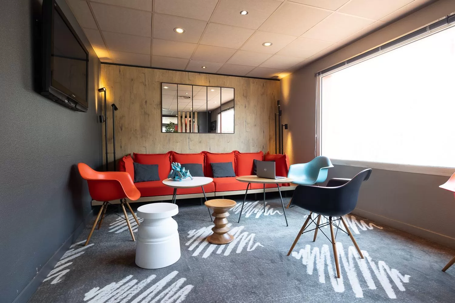 Lounge or bar in ibis Perpignan Sud Saint Charles