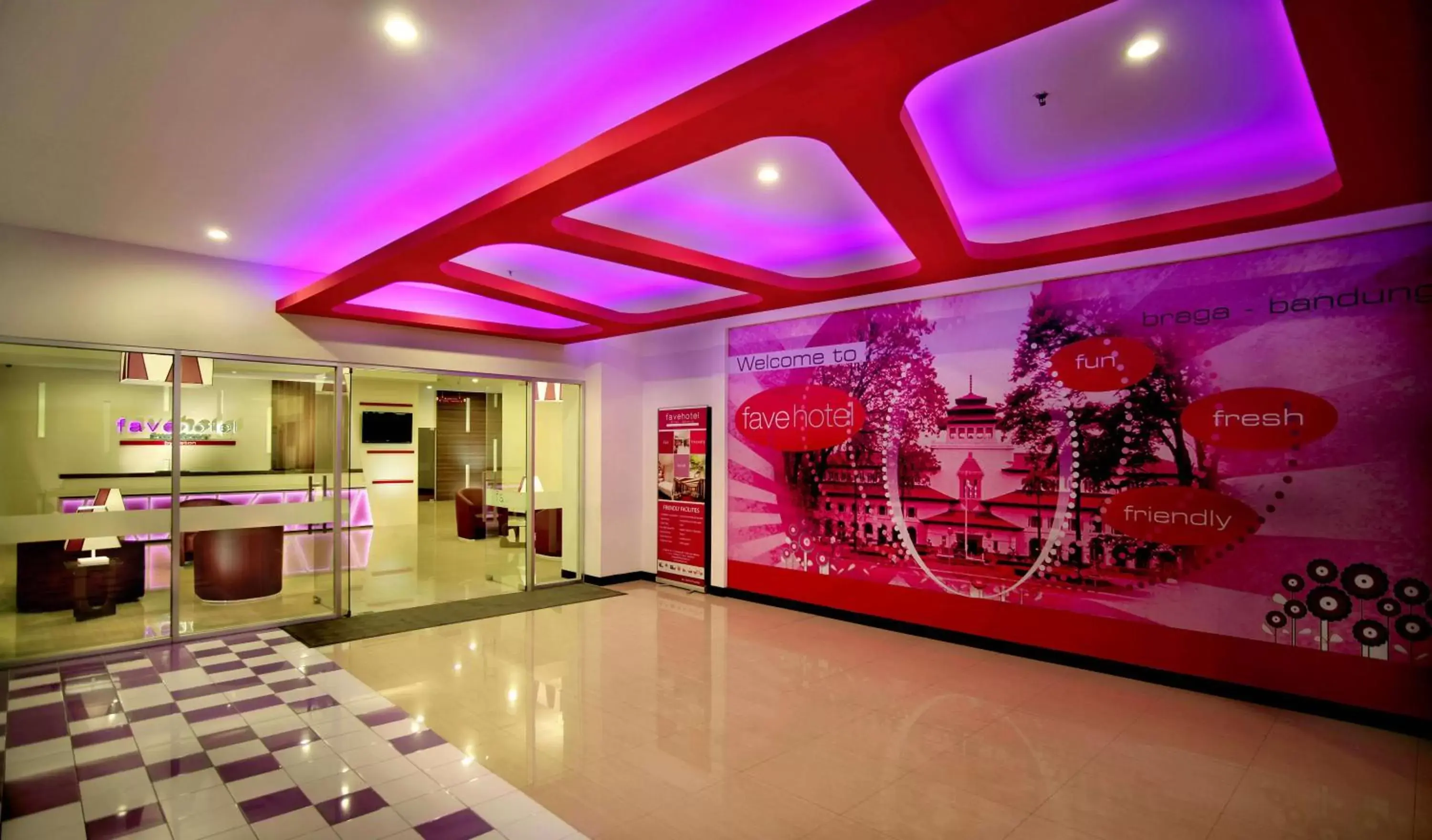 Lobby or reception in favehotel Braga