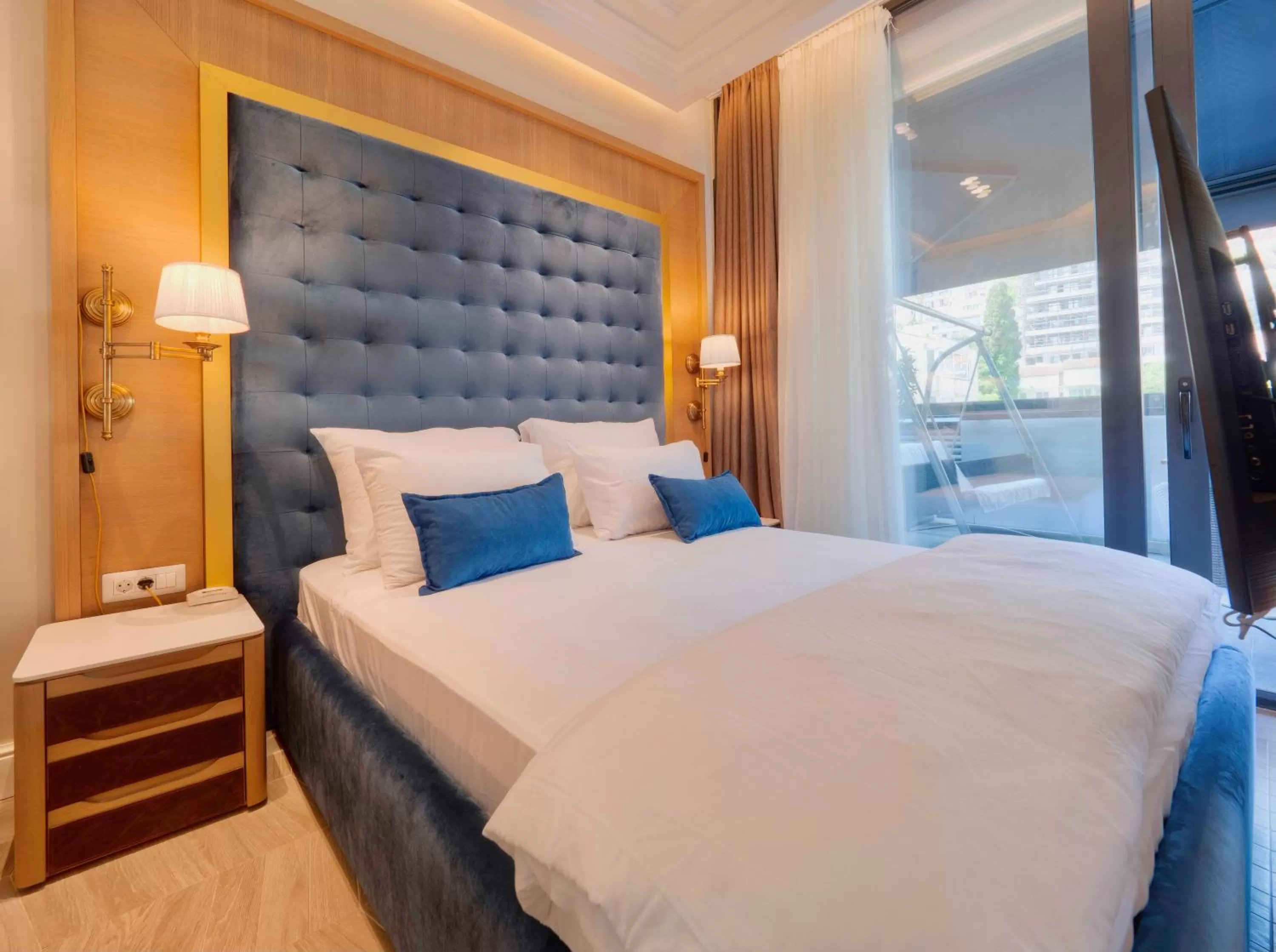 Bed in Apartments PERLA Budva