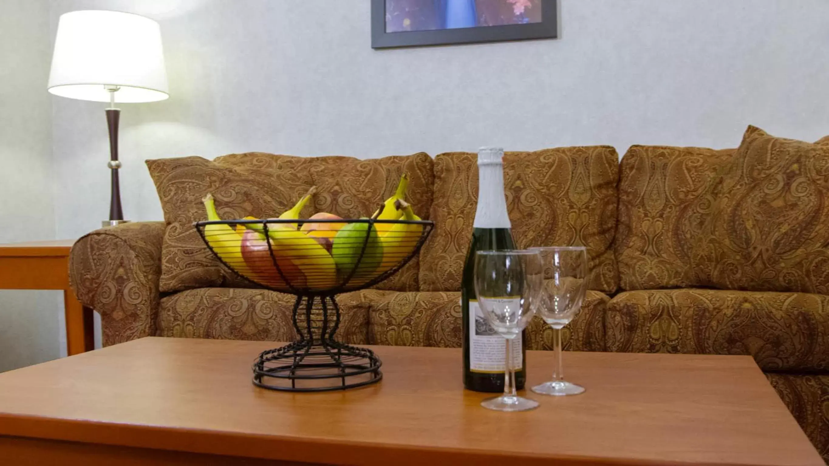 Living room in Moab Valley Inn Living room in Moab Valley Inn