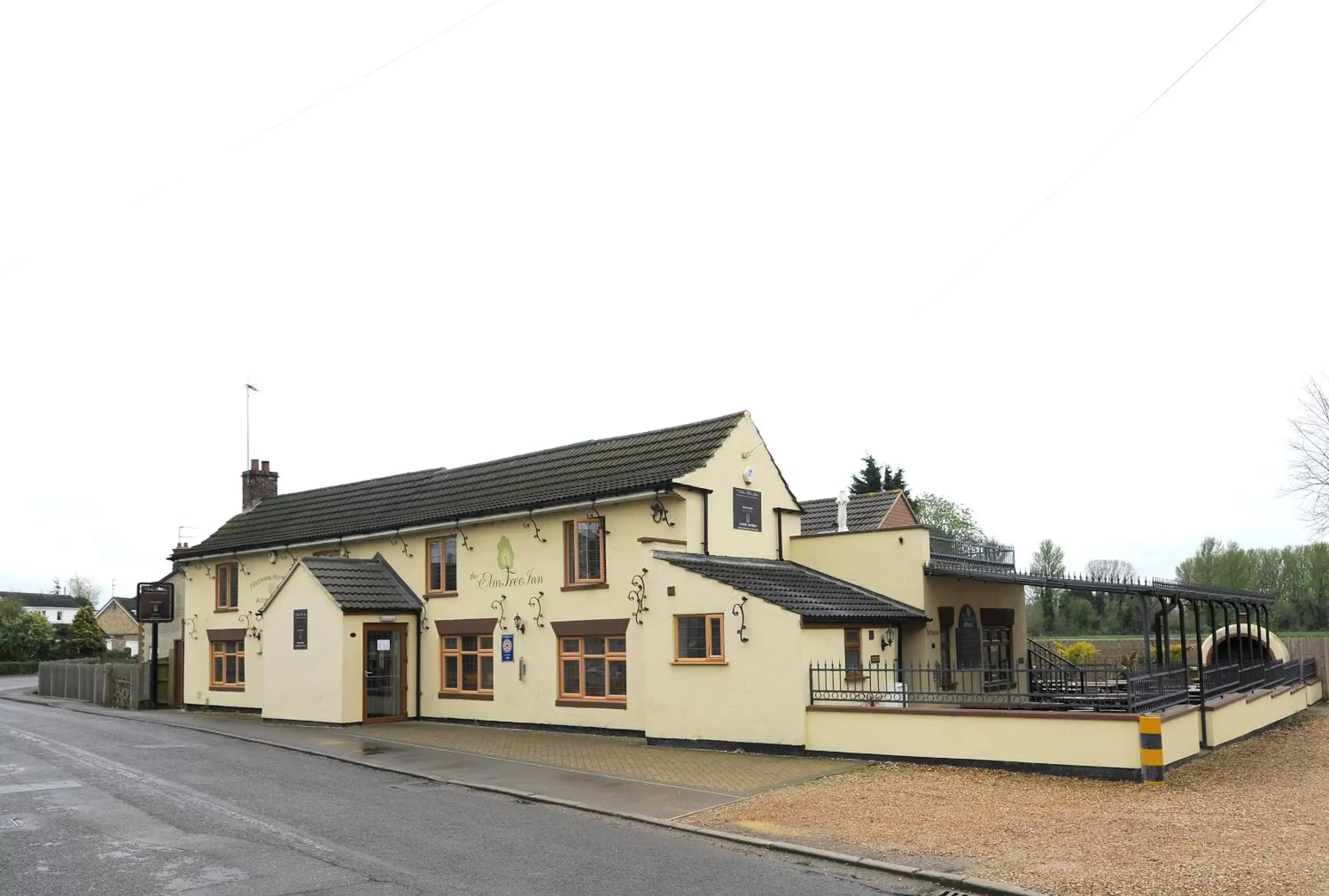 Facade/entrance, Property Building in The Elm Tree Inn