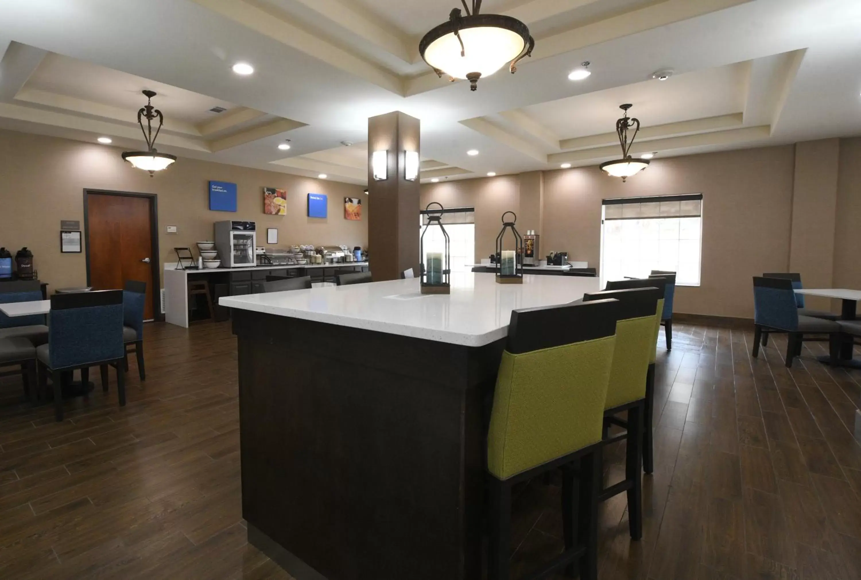 Breakfast in Baymont Inn & Suites by Wyndham Glen Rose