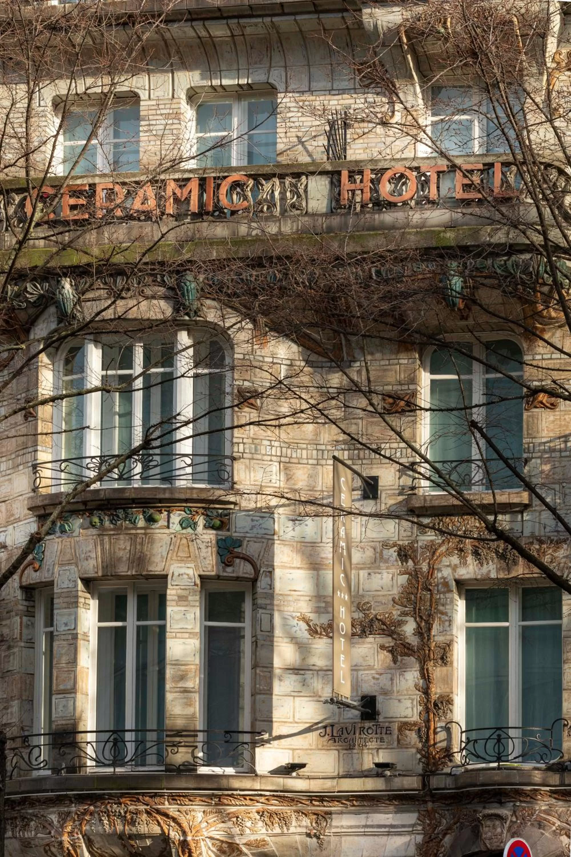 Property building in Elysées Ceramic