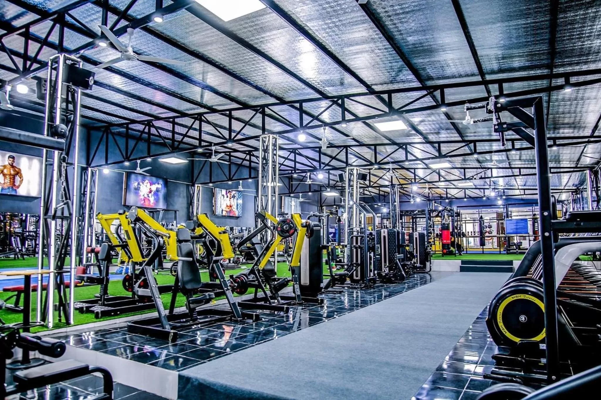 Fitness centre/facilities in D'Villa Hotel - Homestay