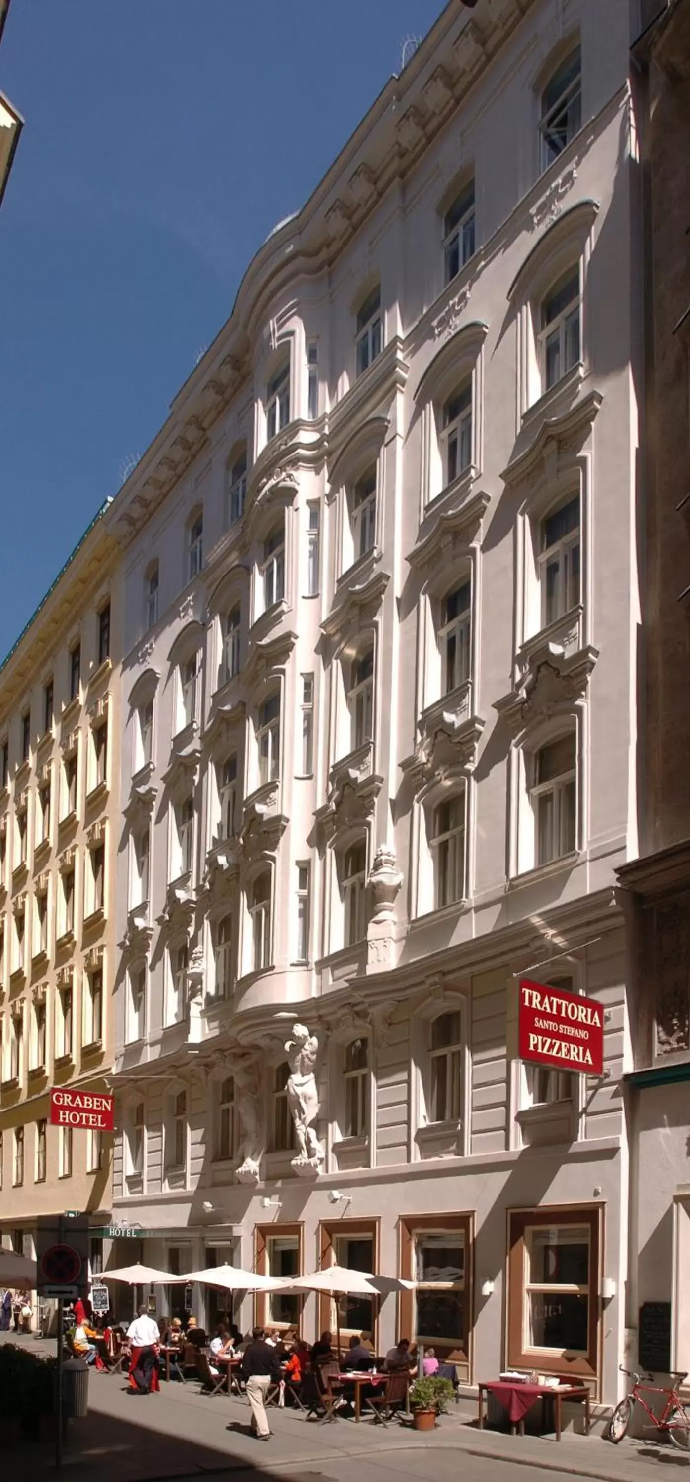 Facade/entrance, Property Building in Graben Hotel