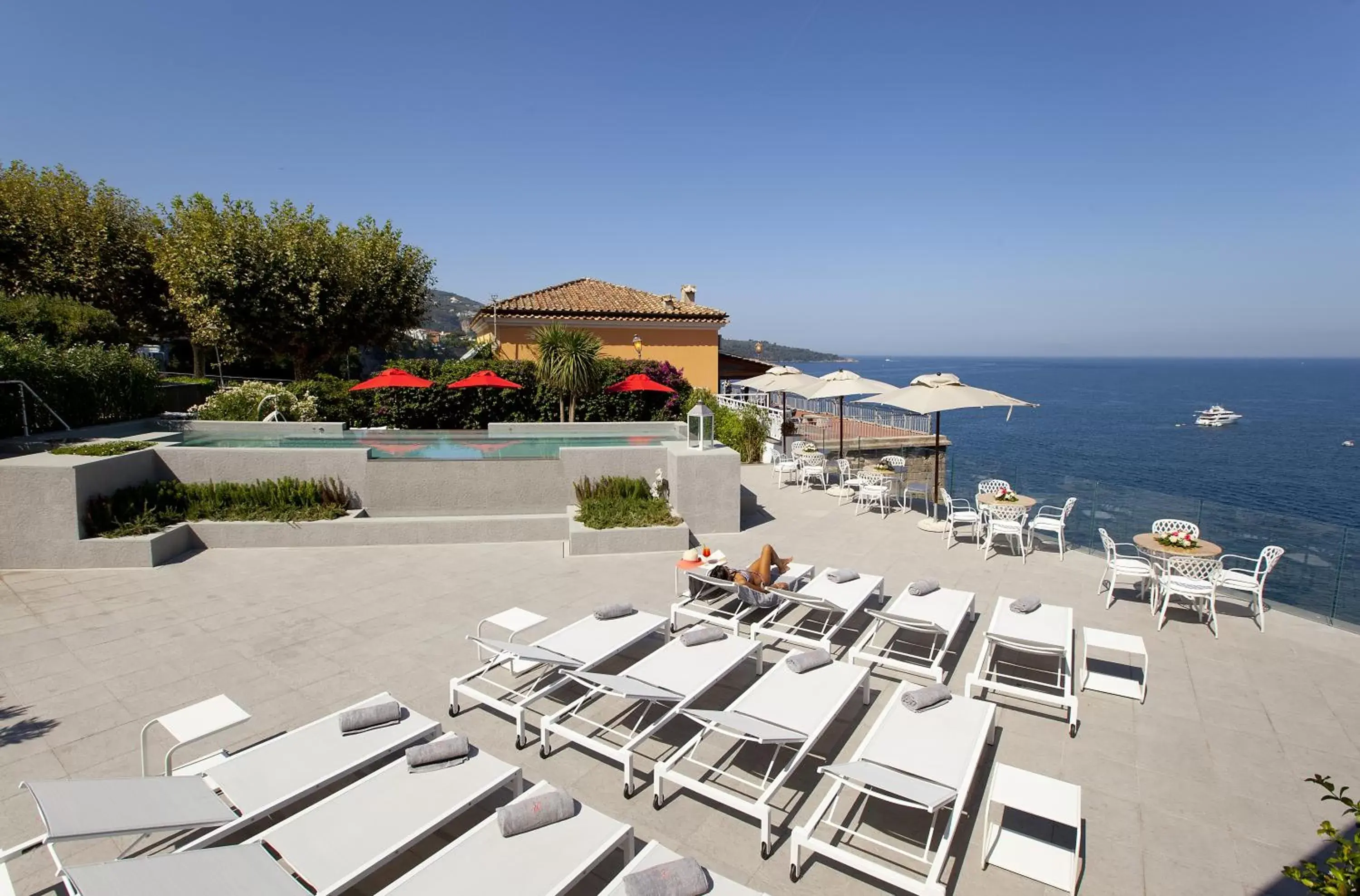 Swimming pool in Hotel Corallo Sorrento