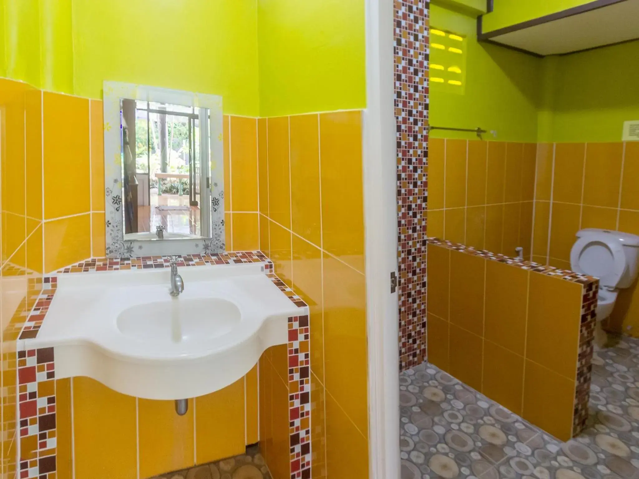 Bathroom in Lanta Garden Home (SHA Extra Plus)