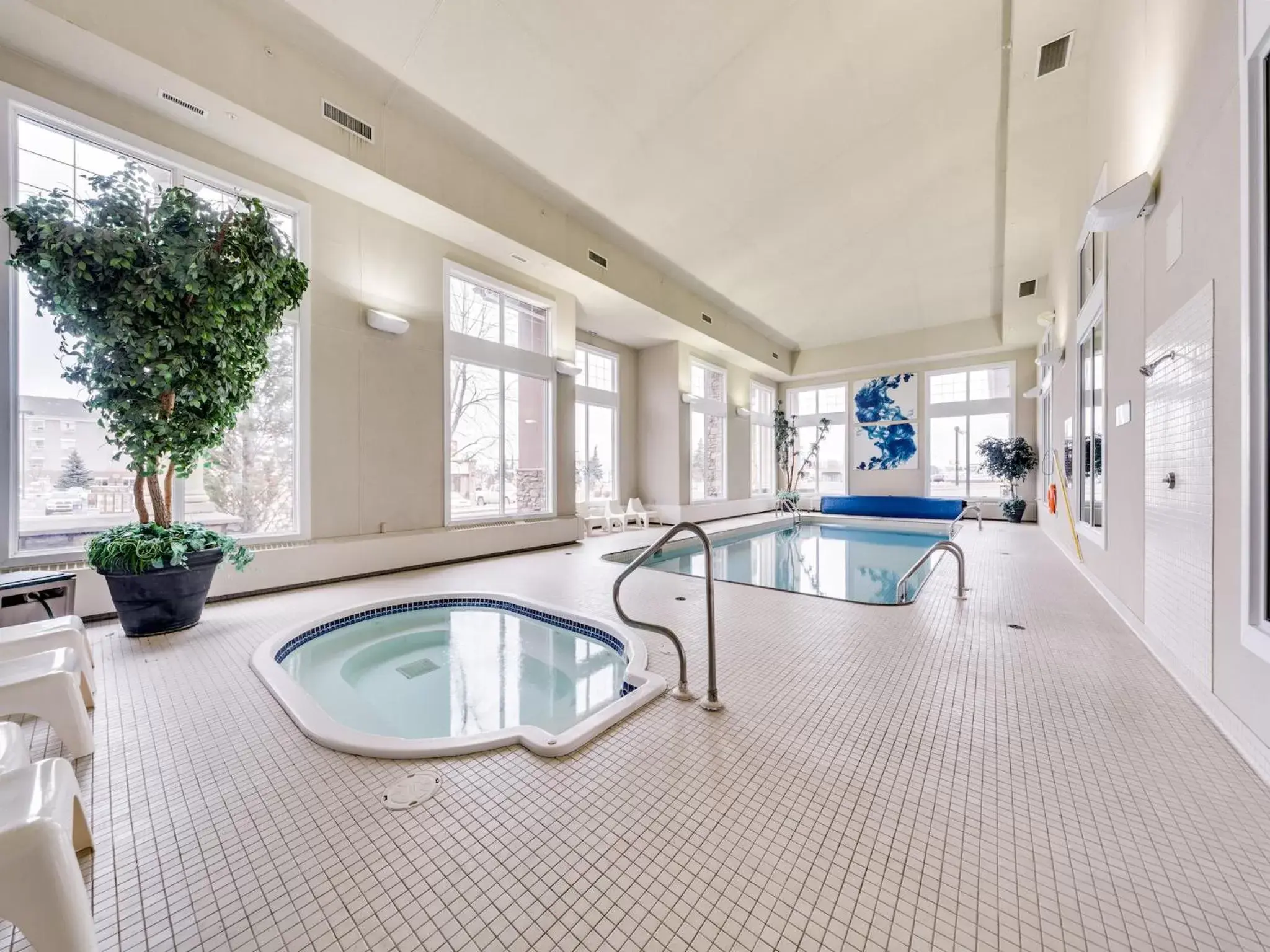 Activities, Swimming Pool in Heritage Inn & Suites - Brooks