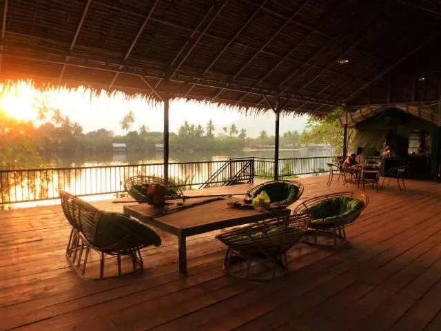 Restaurant/places to eat in Green Mango Bungalows