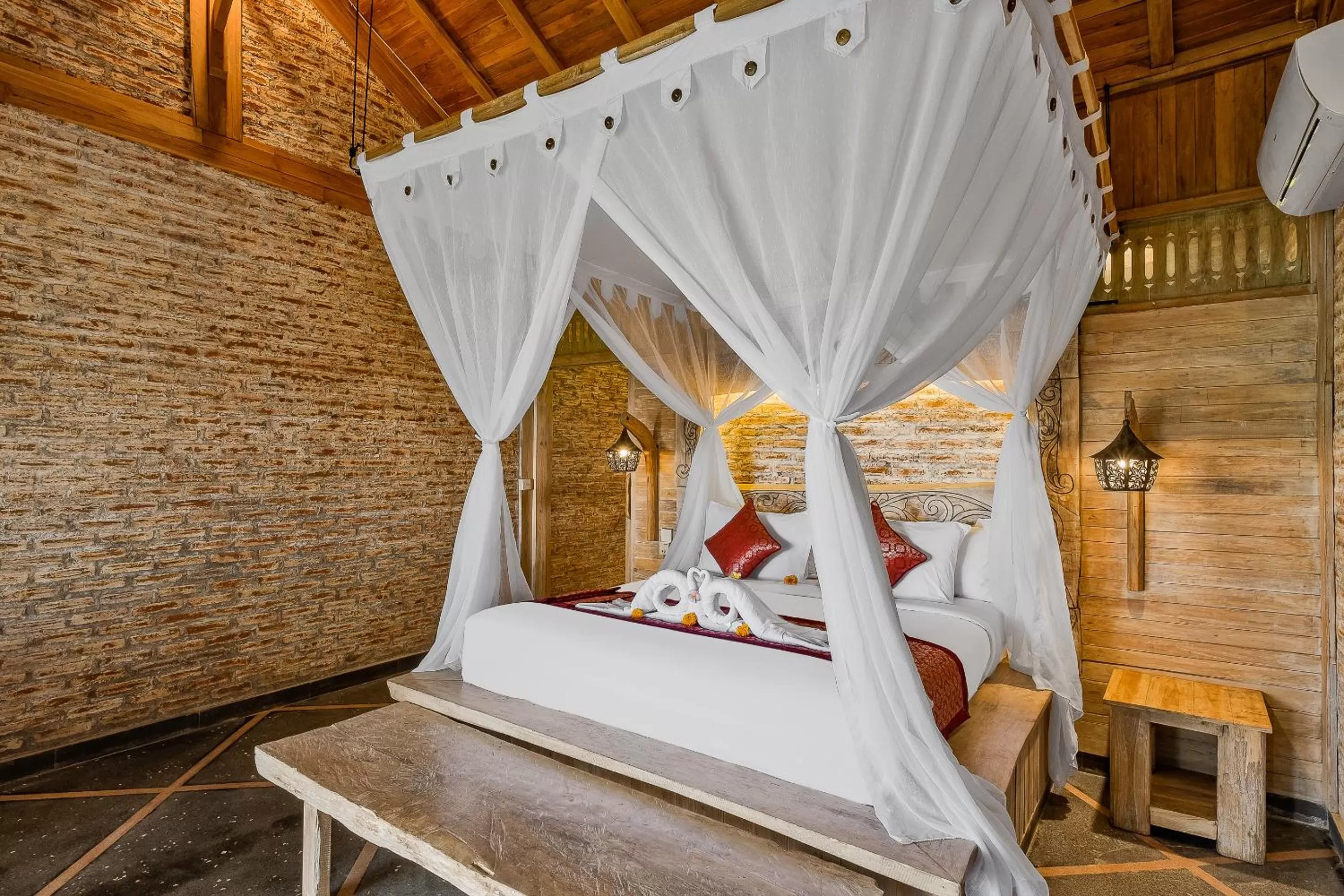 Photo of the whole room, Bed in Joglo Organik Guesthouse