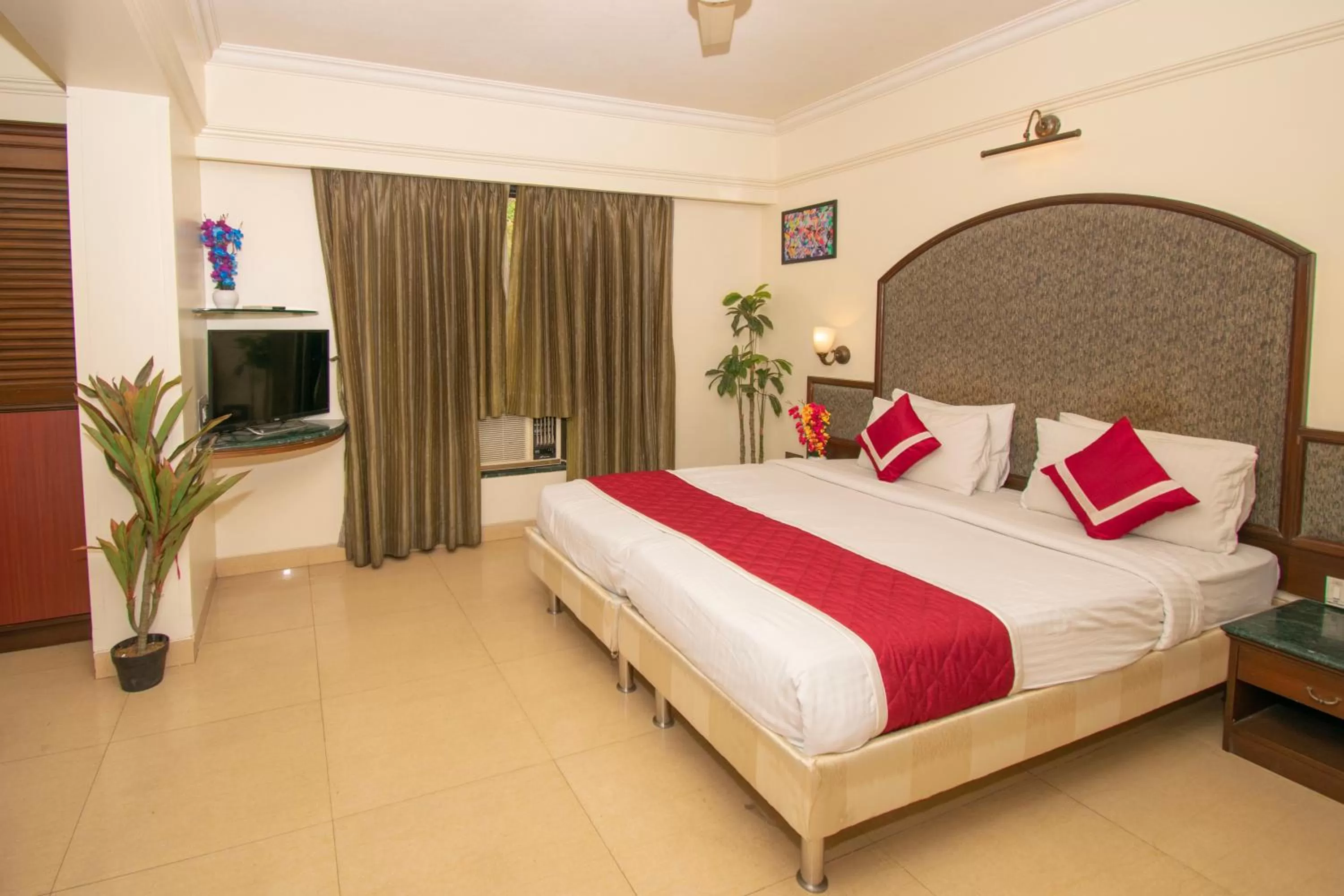 Photo of the whole room, Bed in Octave Bund Garden