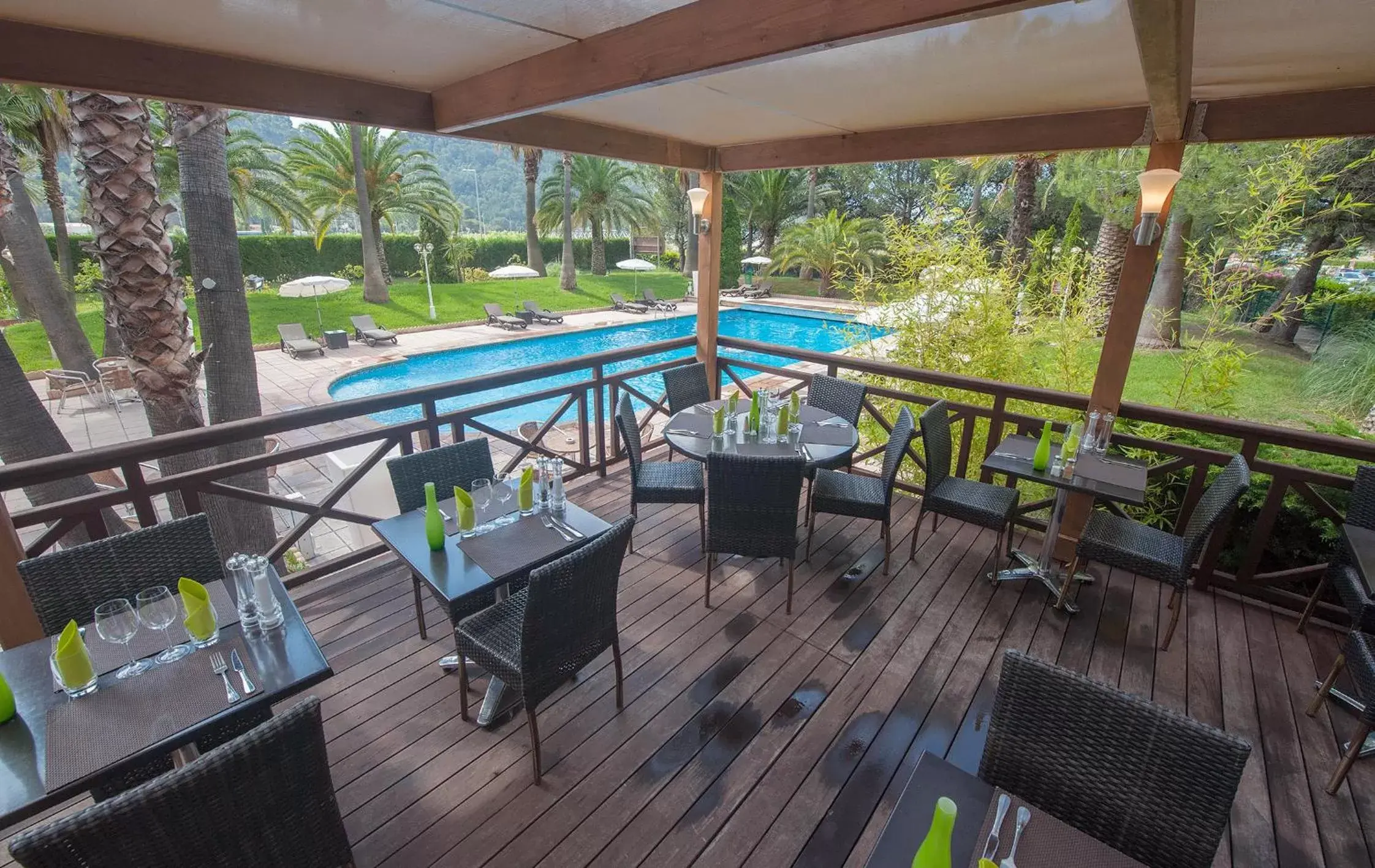 Balcony/Terrace, Pool View in Promotel