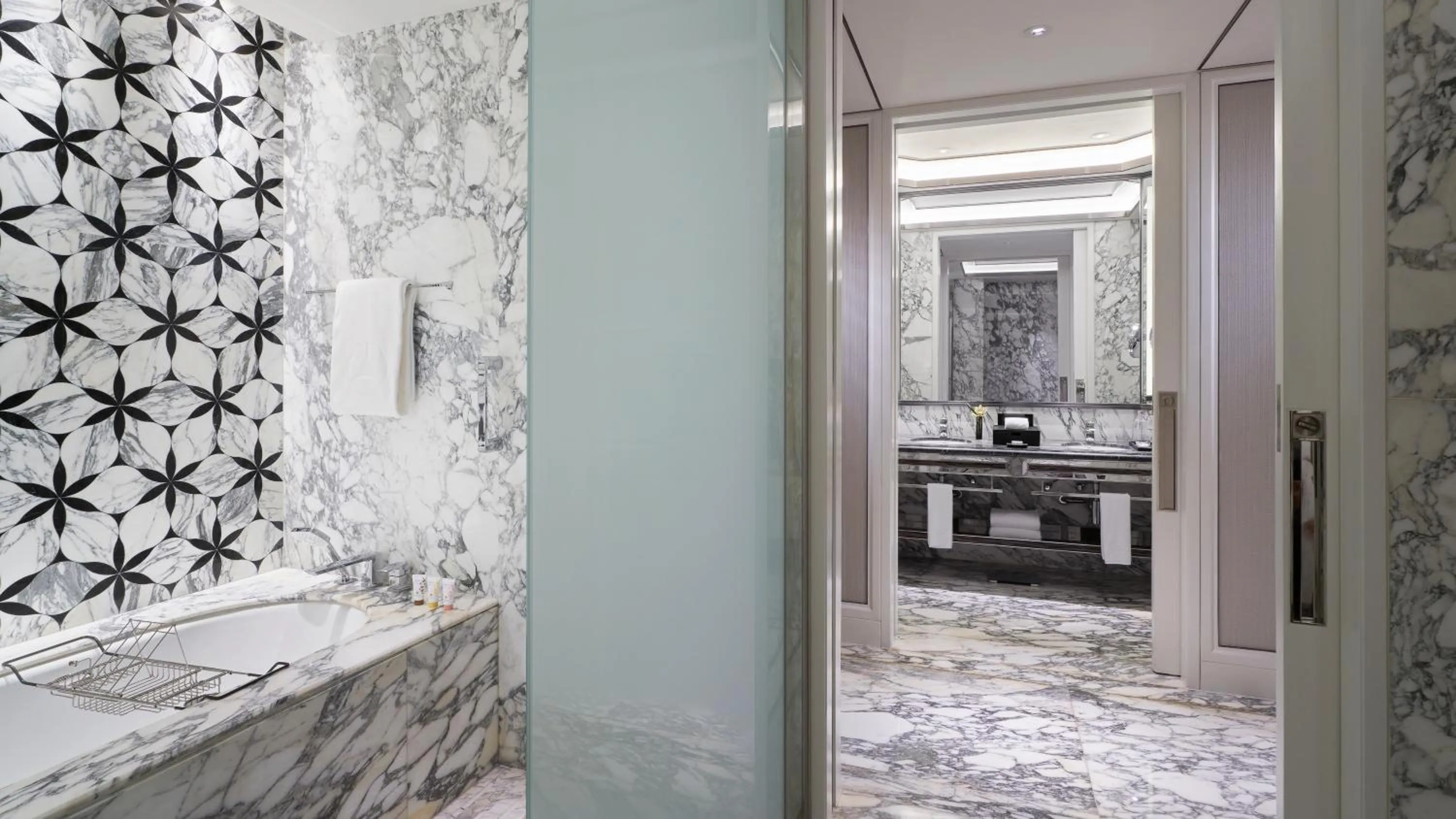 Bathroom in Hotel Okura Manila at Newport World Resorts