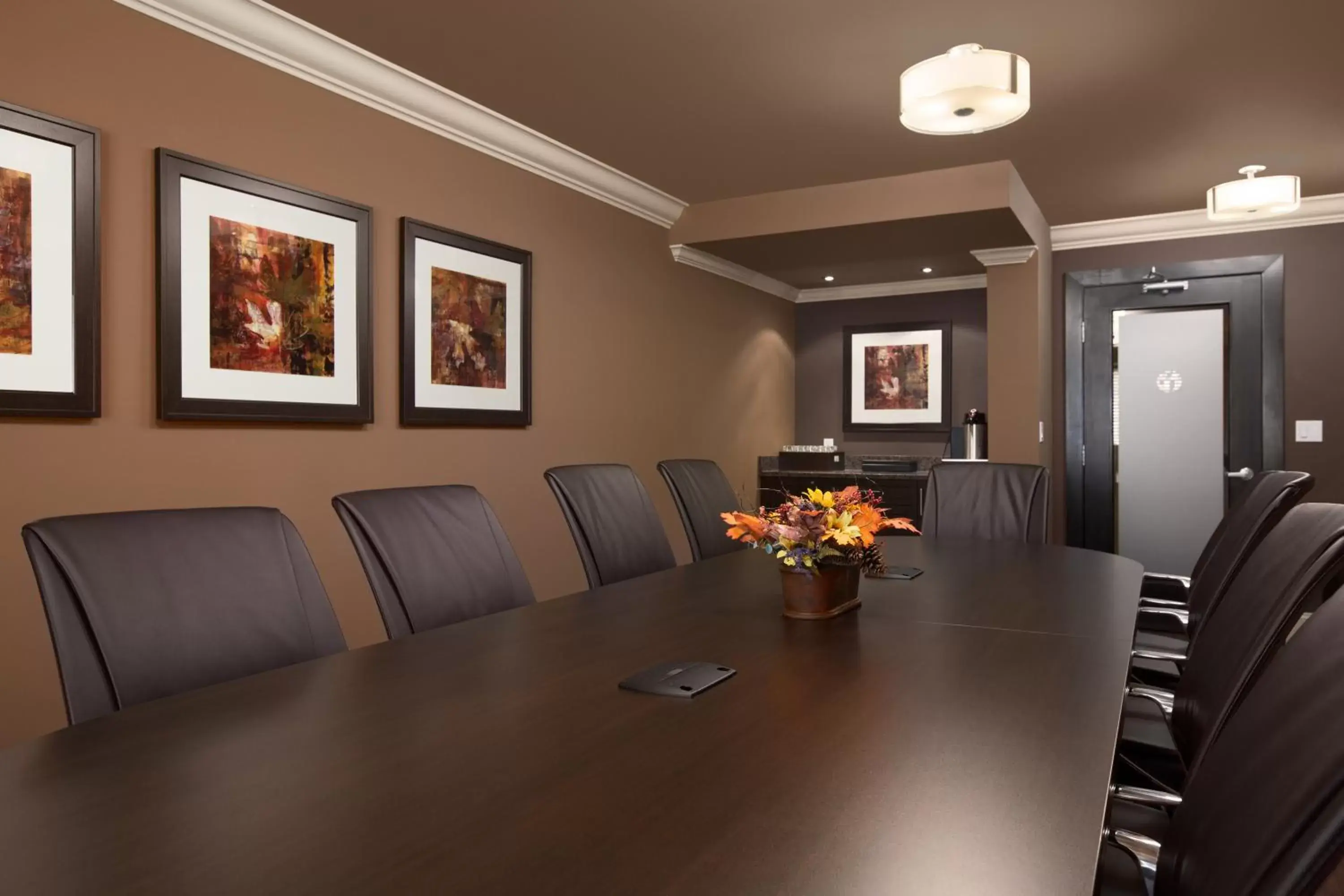 Business facilities, Dining Area in Ramada by Wyndham Surrey/Langley