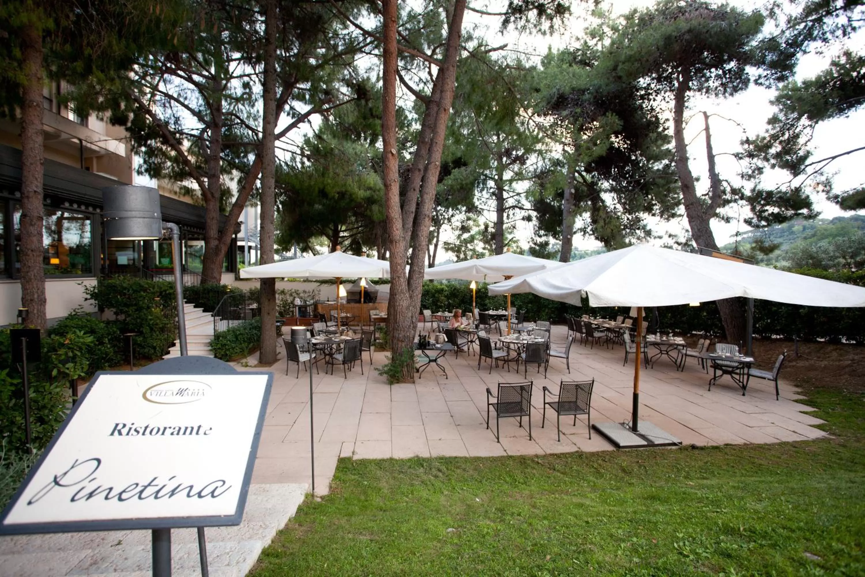 Restaurant/places to eat in Villa Maria Hotel & SPA