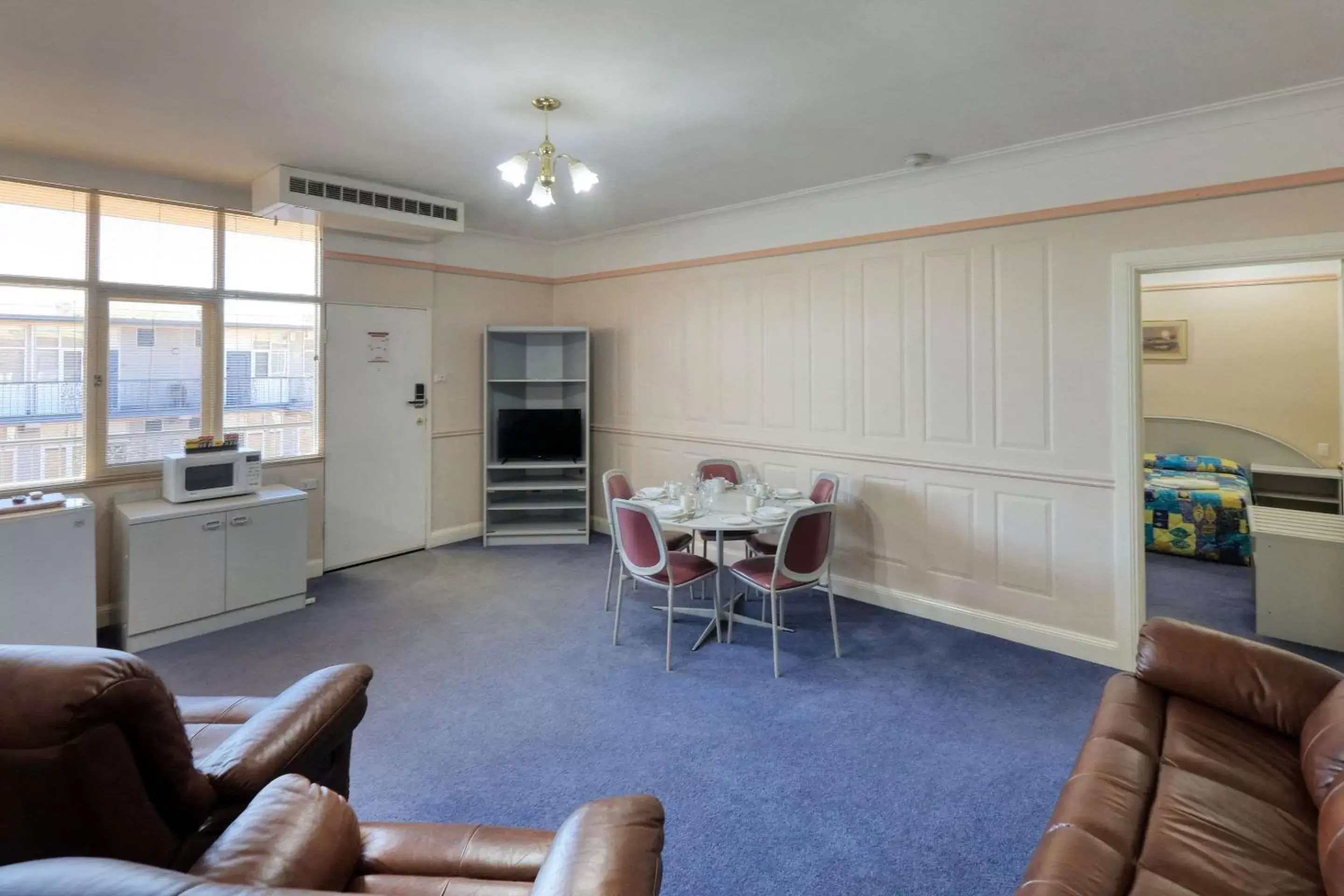 Bedroom, Seating Area in Comfort Inn Crystal Broken Hill