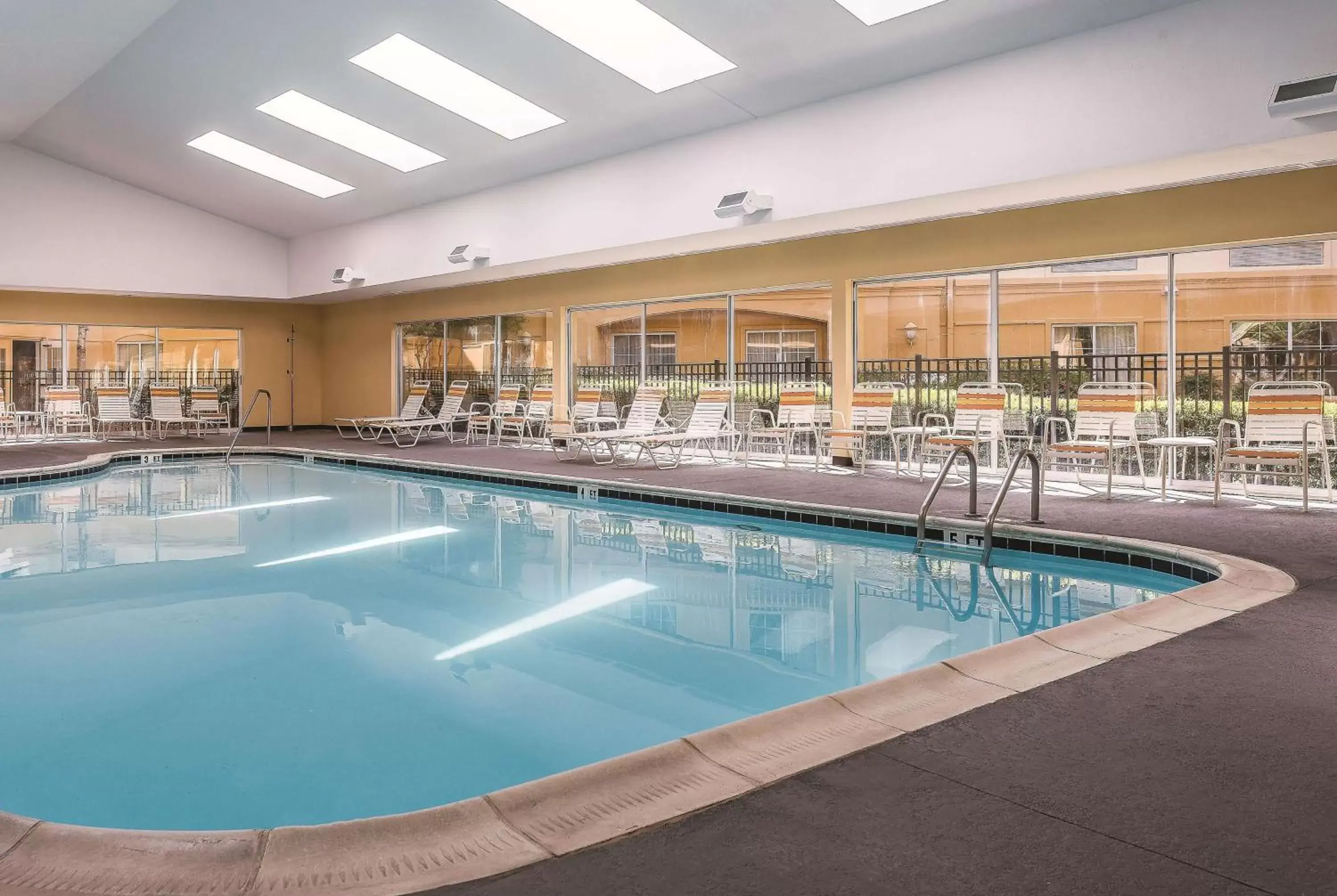 Pool view, Swimming Pool in La Quinta Inn & Suites by Wyndham University Area Chapel Hill