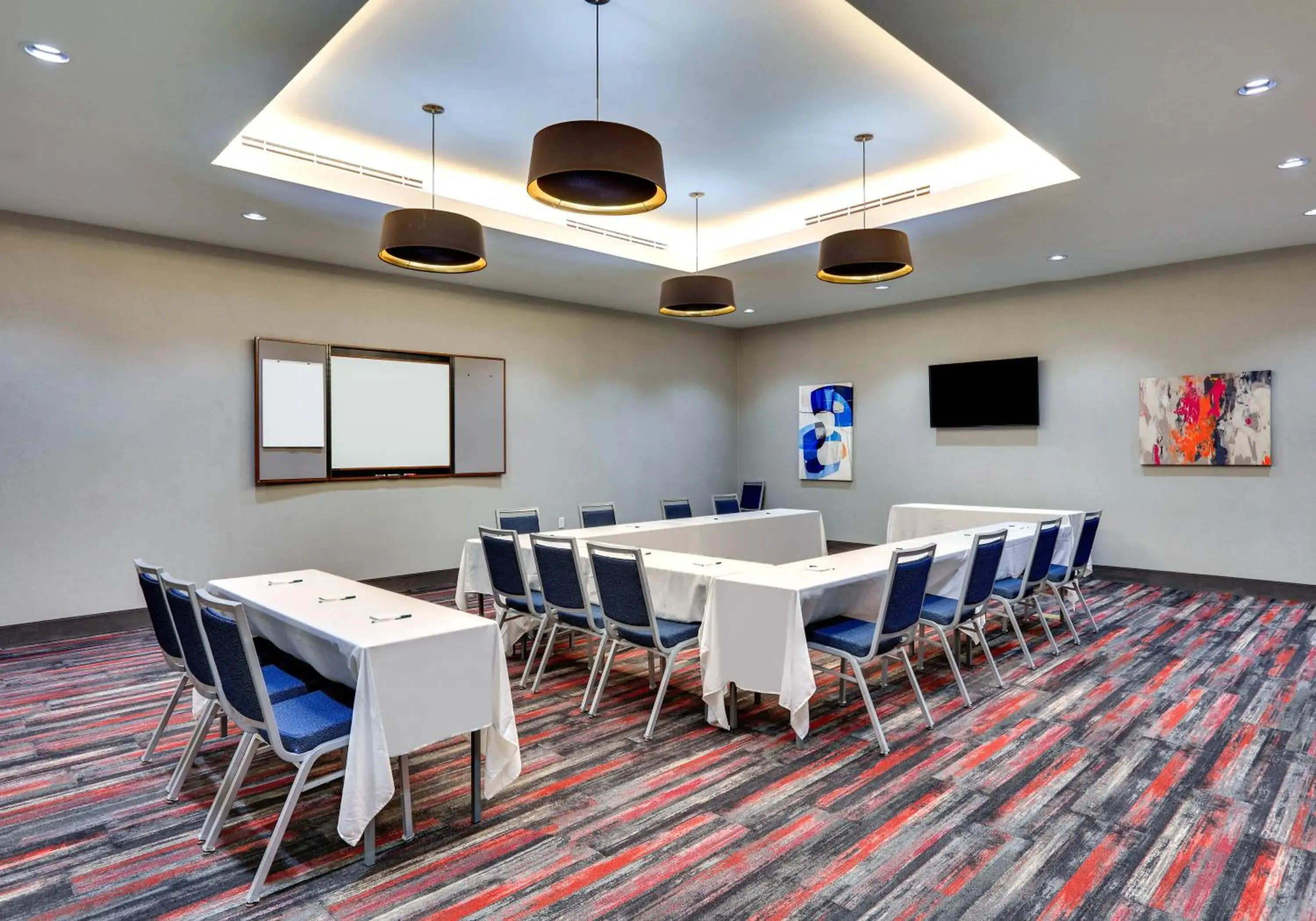 Meeting/conference room in La Quinta Inn & Suites by Wyndham Lakeway