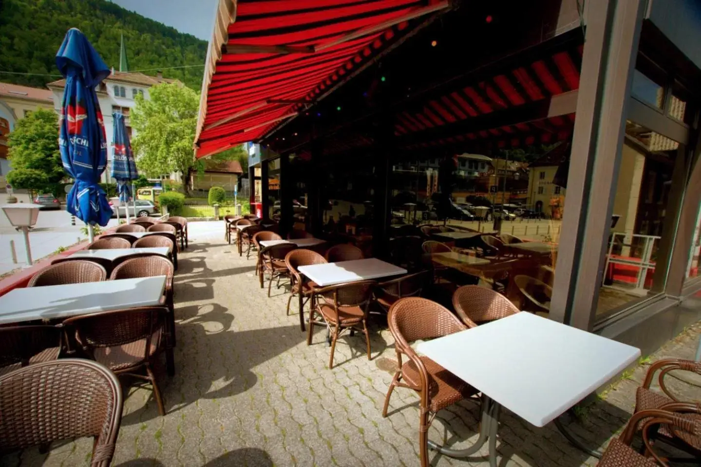 Patio, Restaurant/Places to Eat in Hôtel La Fontaine