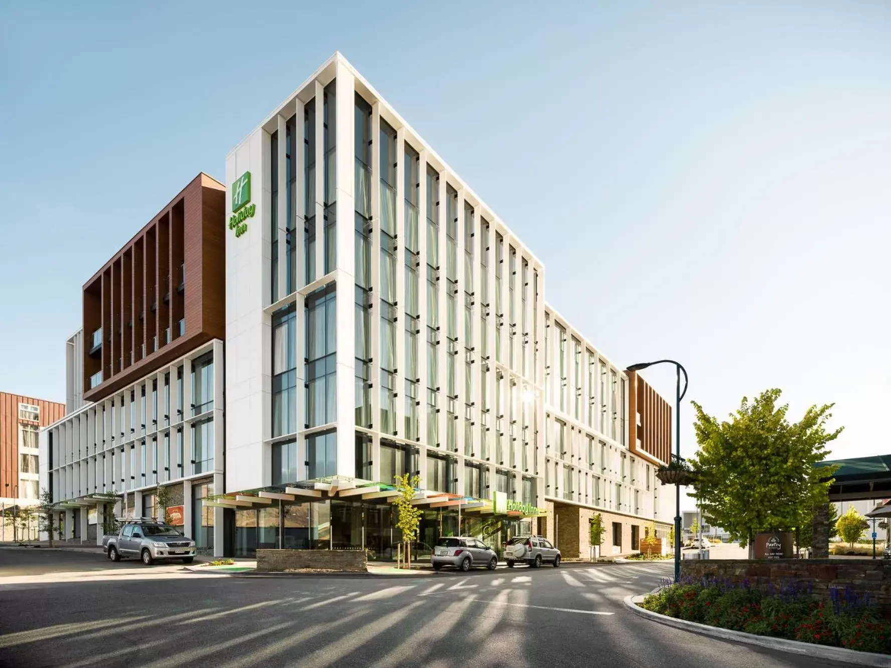 Facade/entrance, Property Building in Holiday Inn Queenstown Remarkables Park