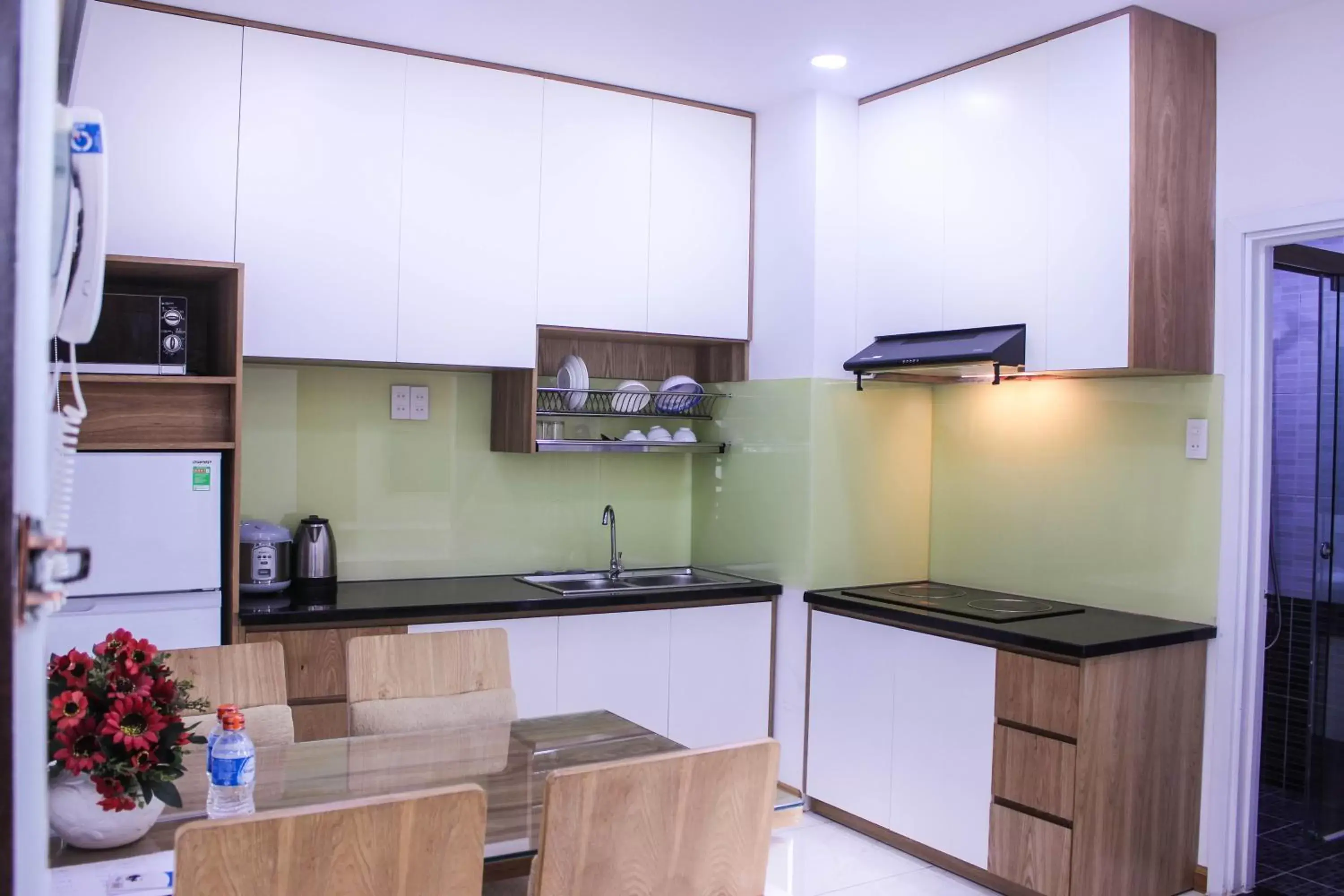 Kitchen or kitchenette, Kitchen/Kitchenette in Gold Ocean Apartment