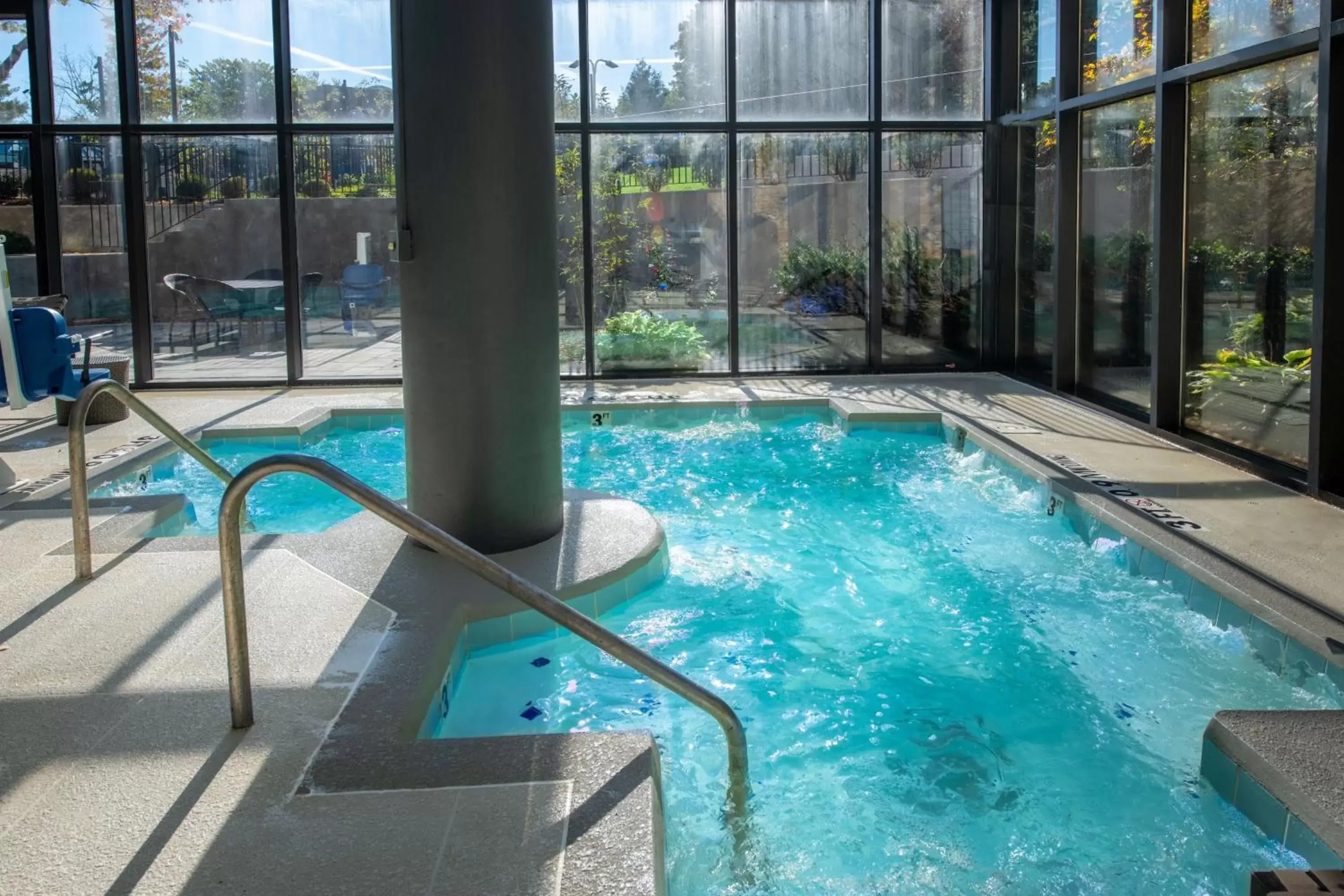 Fitness centre/facilities, Swimming Pool in Lexington Griffin Gate Marriott Golf Resort & Spa