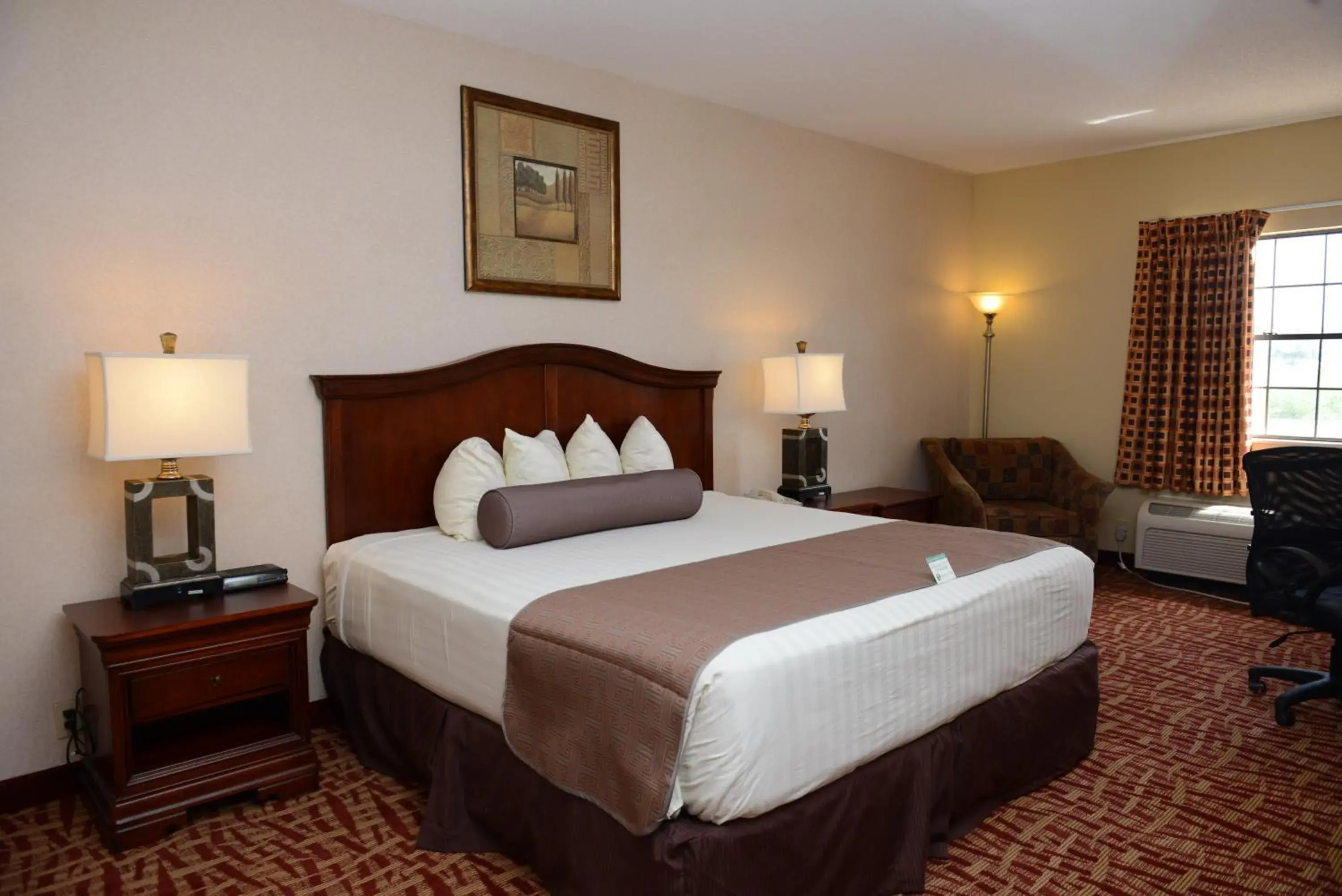 Bed in Americas Best Value Inn - Tunica Resort