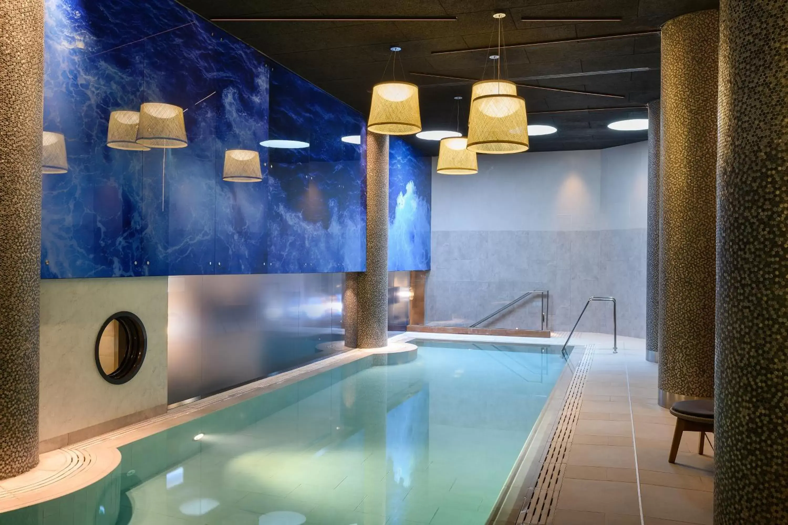 Swimming pool in Port Tower by Isrotel Design Swimming pool in Port Tower by Isrotel Design