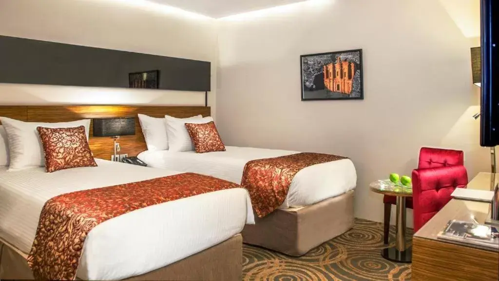 Bedroom, Bed in Harir Palace Hotel