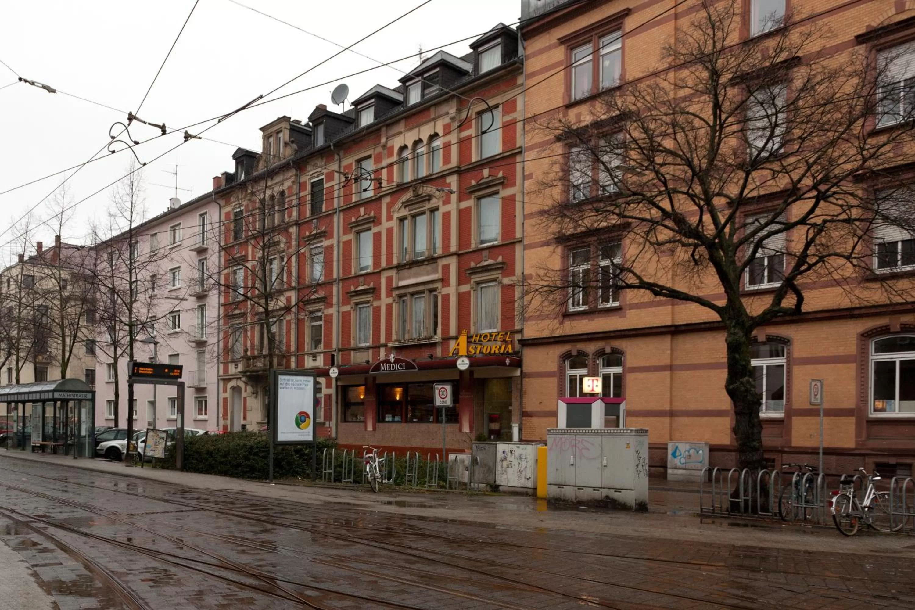 Facade/entrance in Hotel Astoria