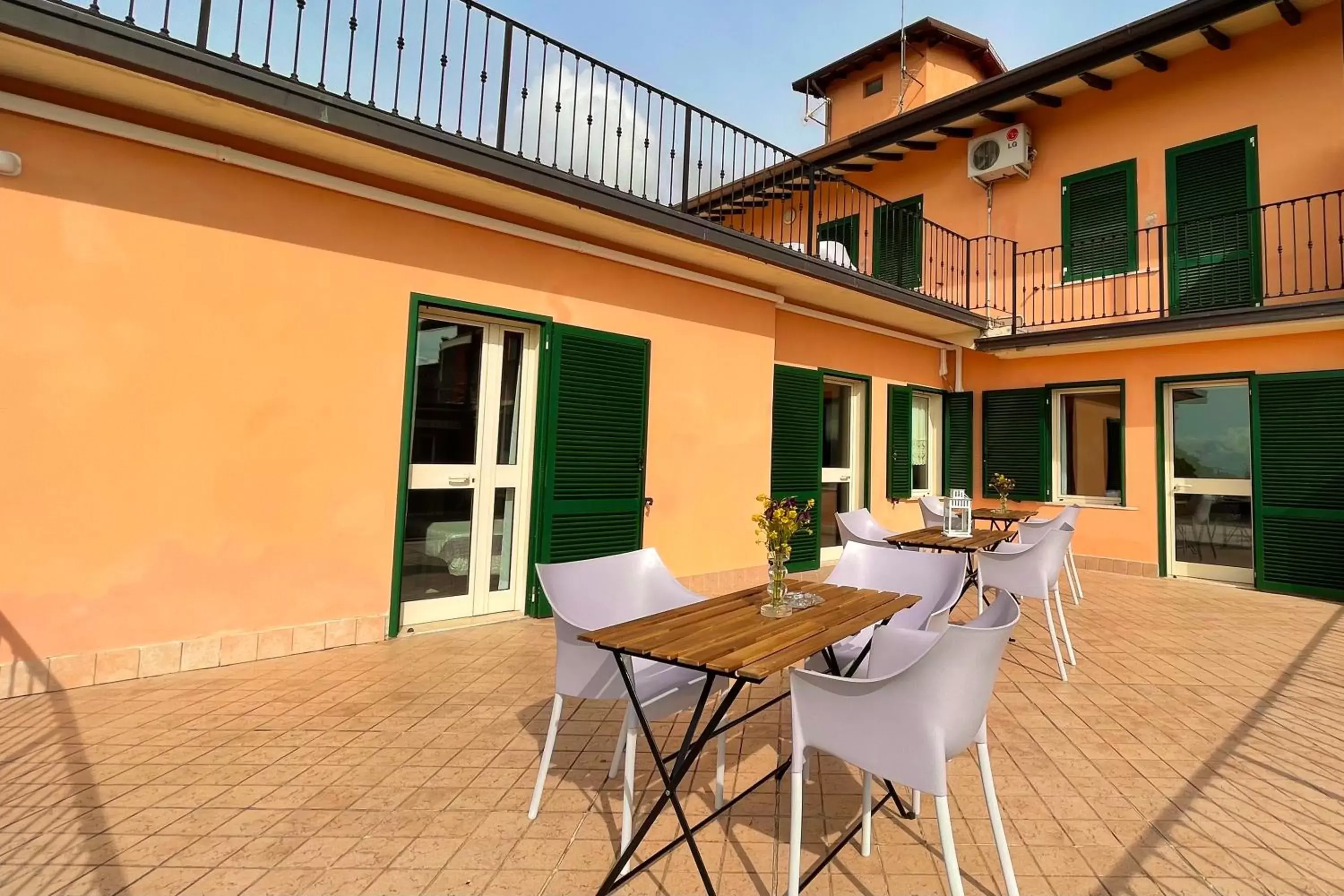 Balcony/Terrace in Albergo Vittoria