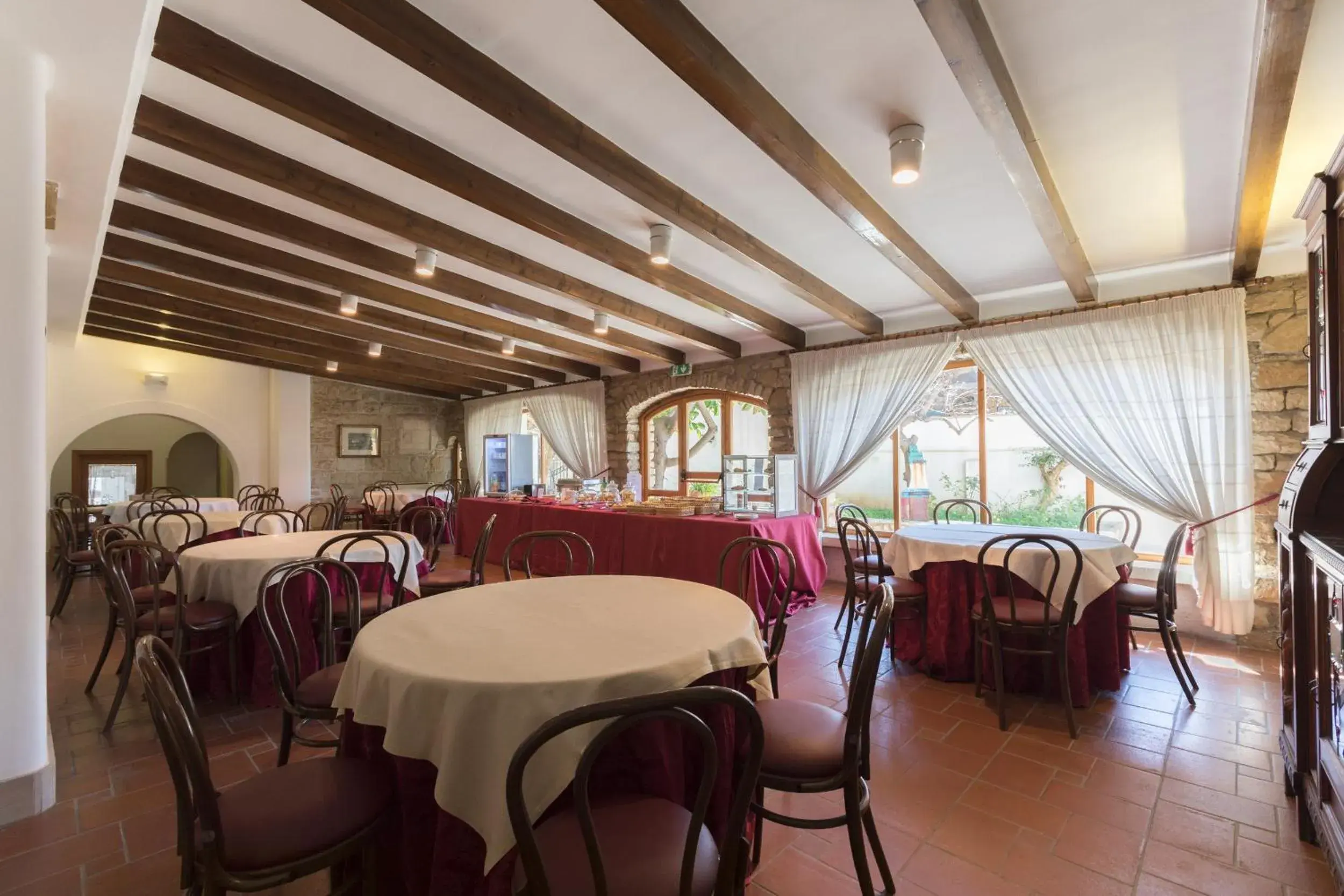 Restaurant/Places to Eat in Masseria Sant'Anna