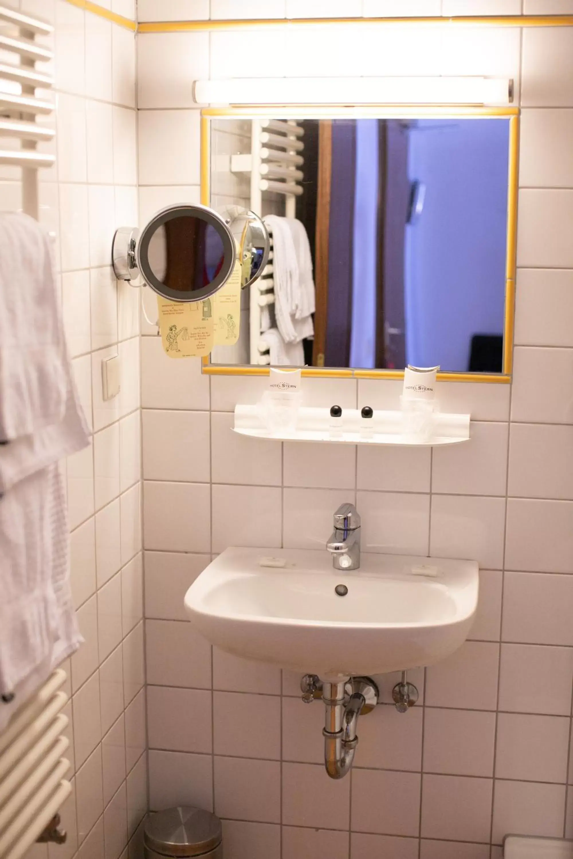 Shower, Bathroom in Hotel Stern