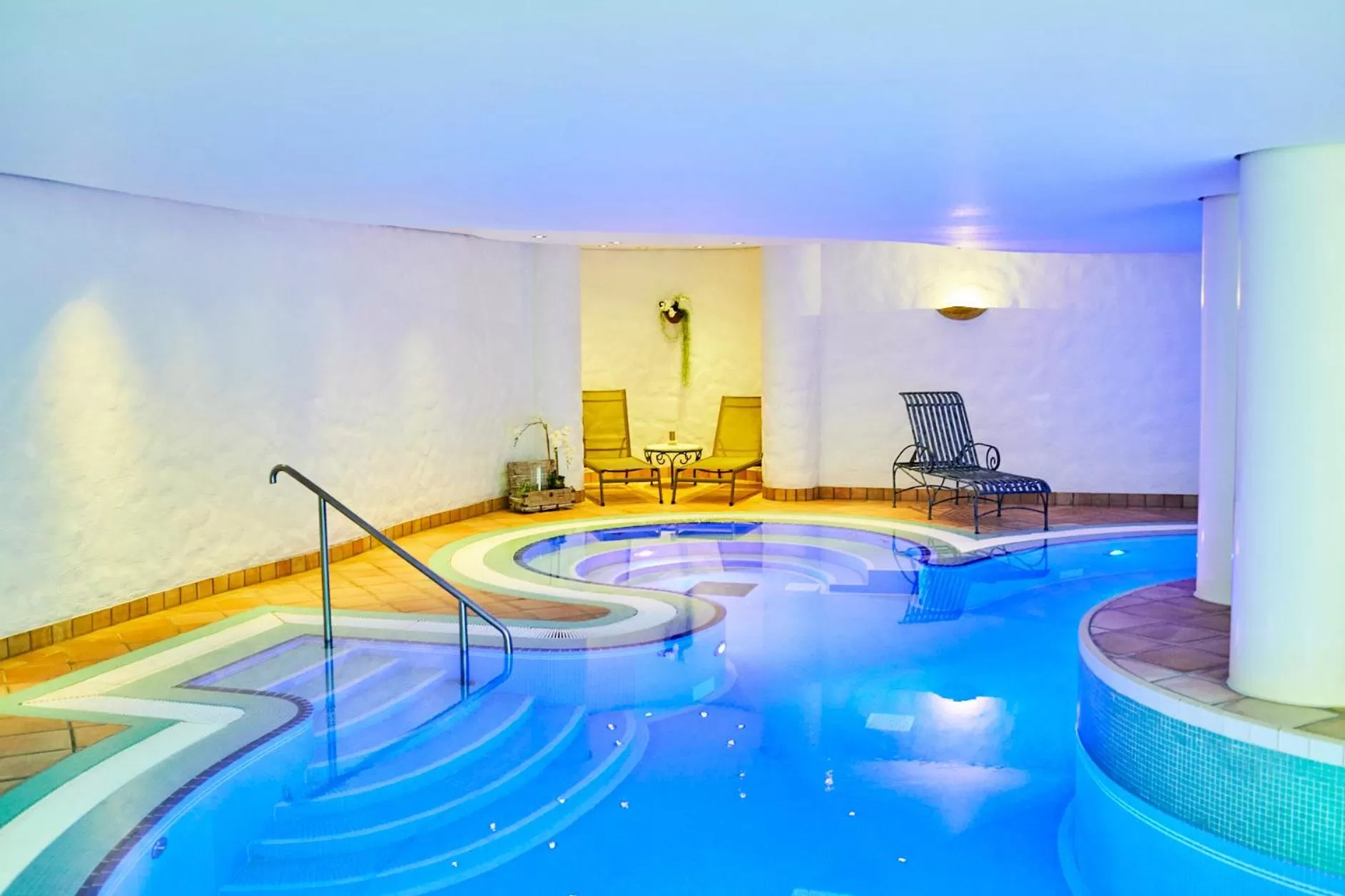 Pool view in Hotel Landhaus an de Dün