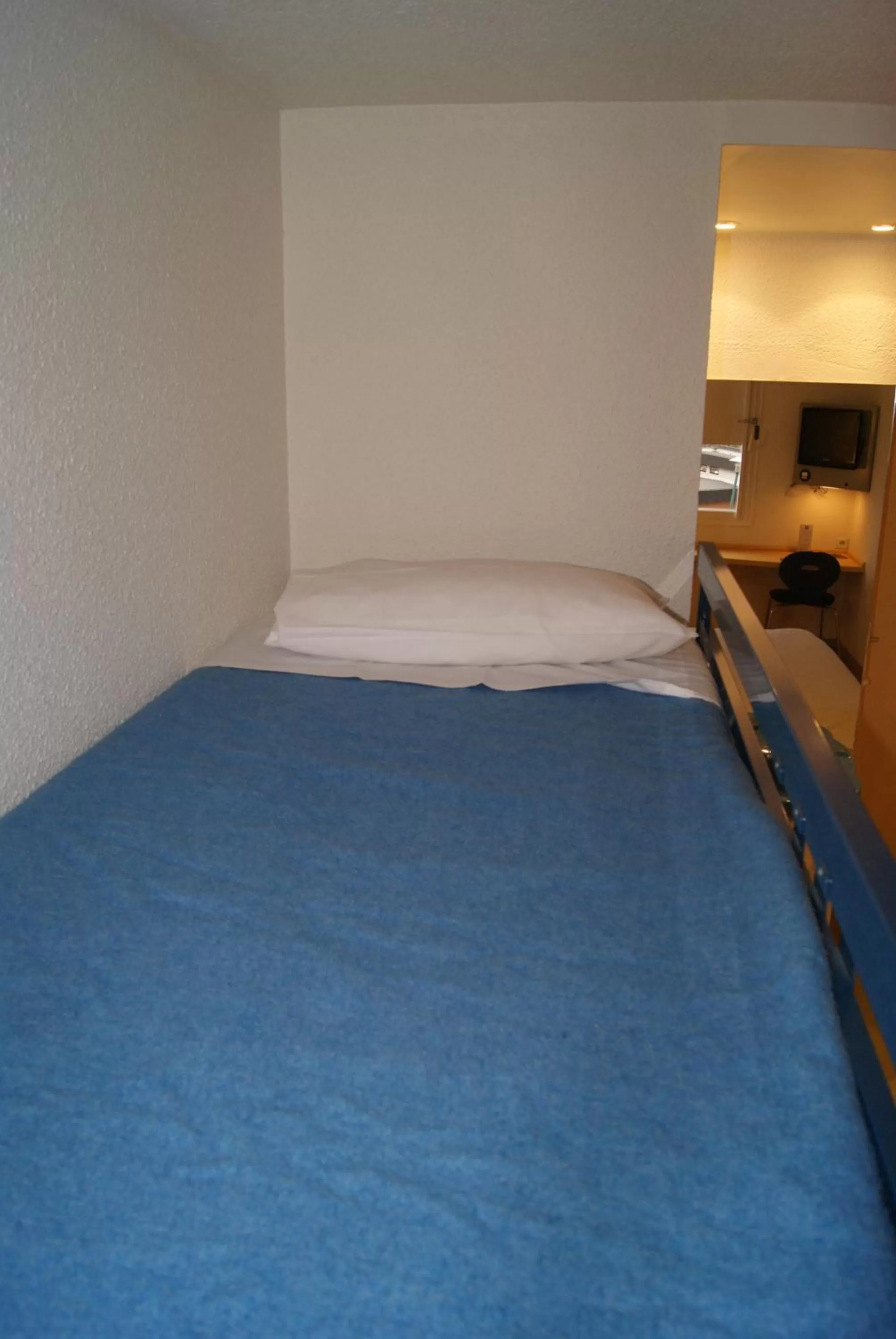 Bed in ibis budget Nevers Varennes Vauzelles