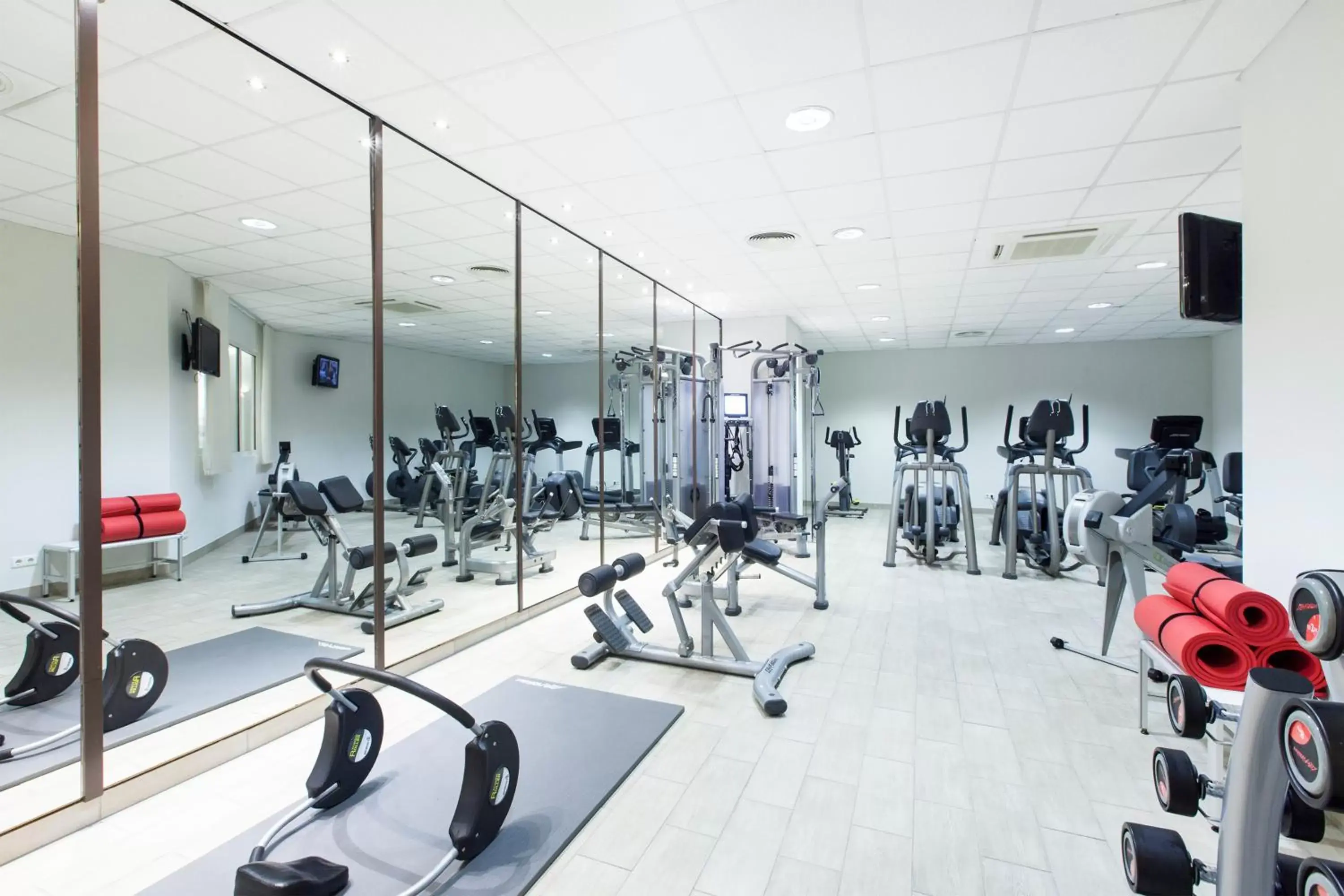 Fitness centre/facilities in Crowne Plaza Berlin City Centre Ku'damm by IHG Fitness centre/facilities in Crowne Plaza Berlin City Centre Ku'damm by IHG