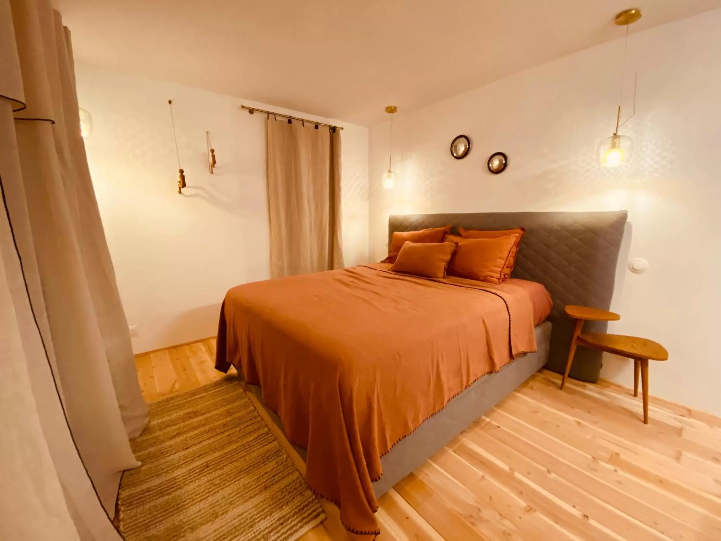 Double Room with Private Bathroom in M&S - Maison FÉRAUD Double Room with Private Bathroom in M&S - Maison FÉRAUD