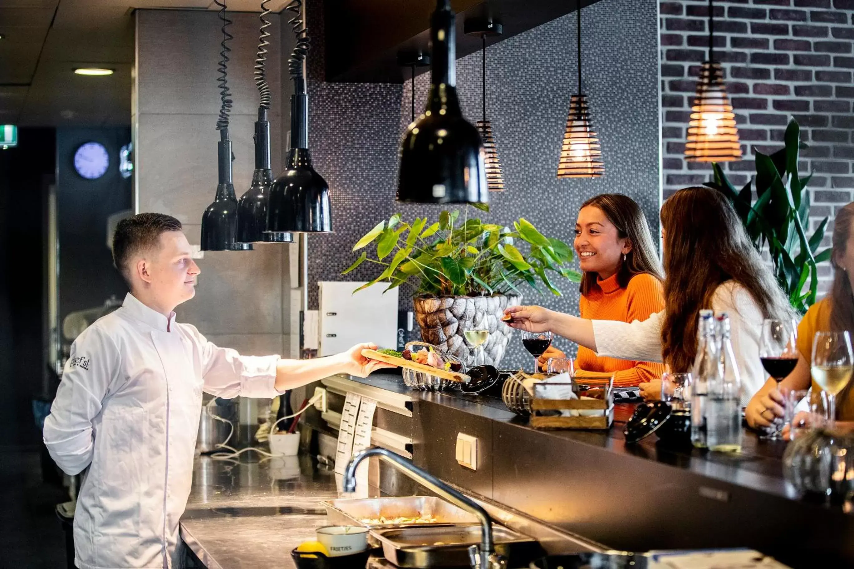 Restaurant/places to eat in Leonardo Hotel Papendrecht