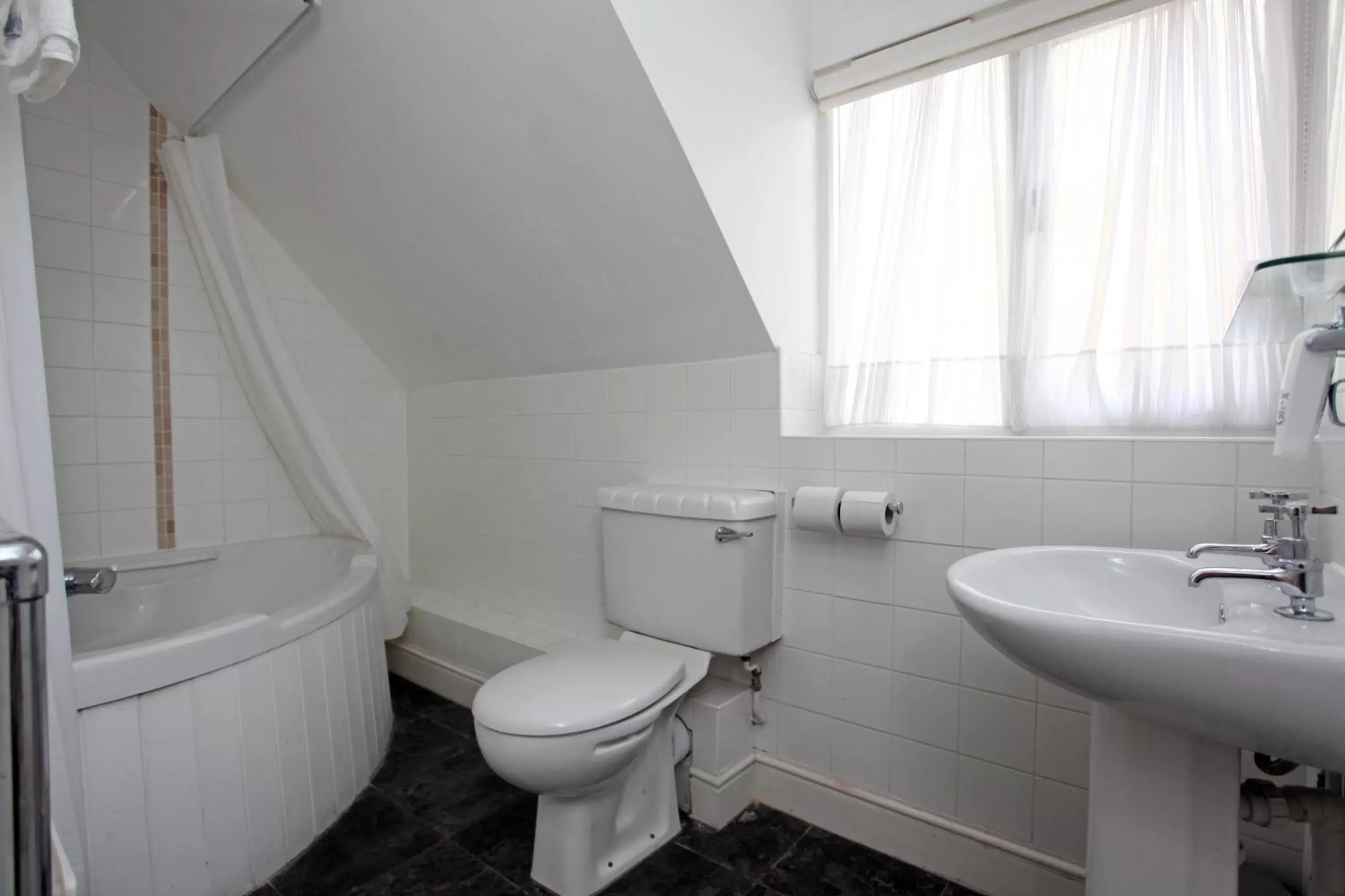 Bathroom in White Hart, Andover by Marston's Inns