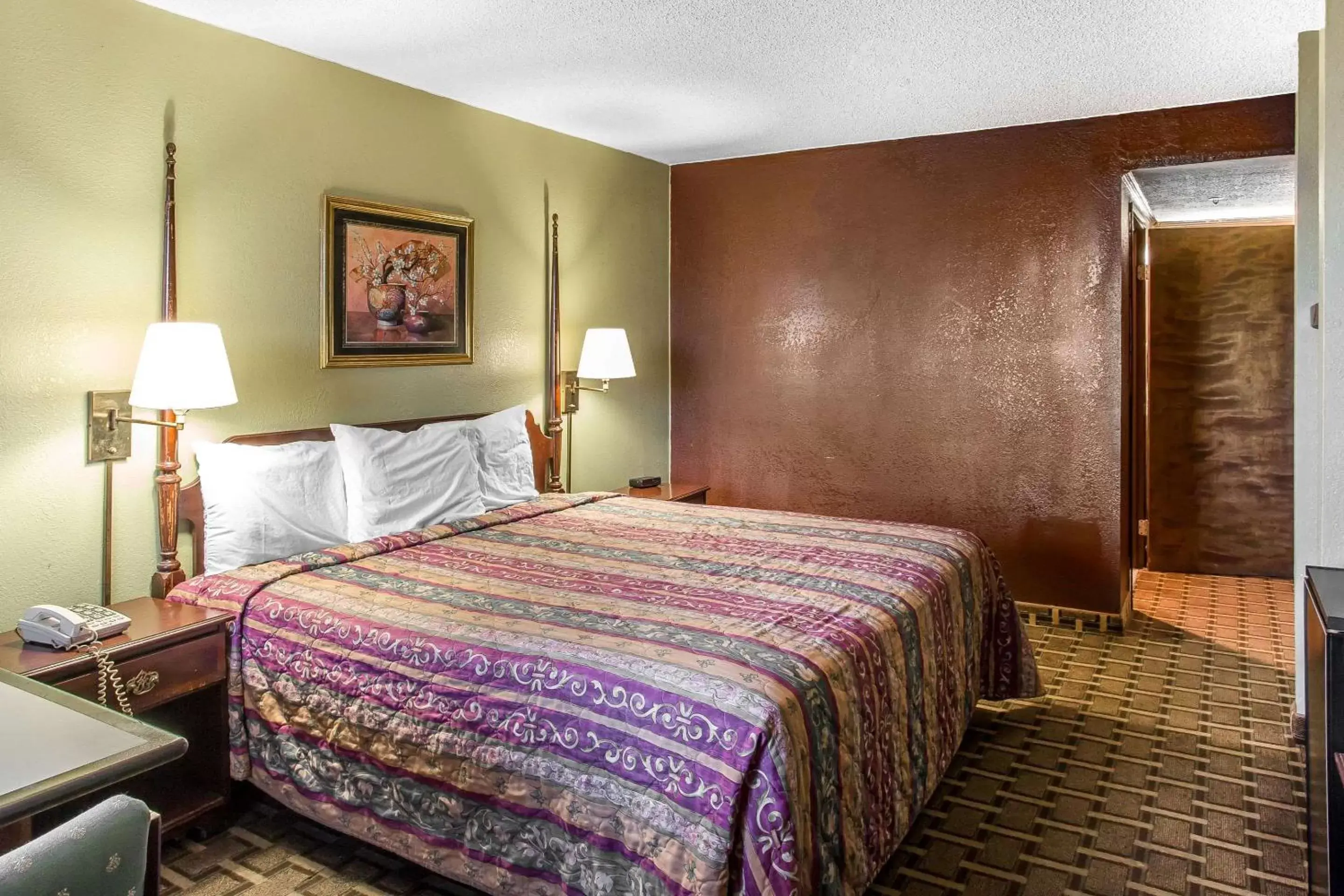 Photo of the whole room, Bed in Rodeway Inn & Suites Smyrna