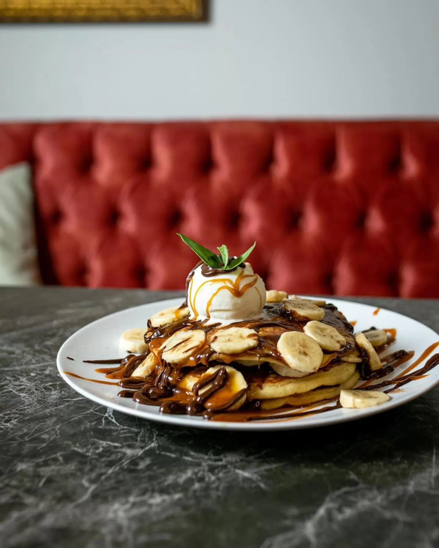 Restaurant/places to eat in Madama Residence