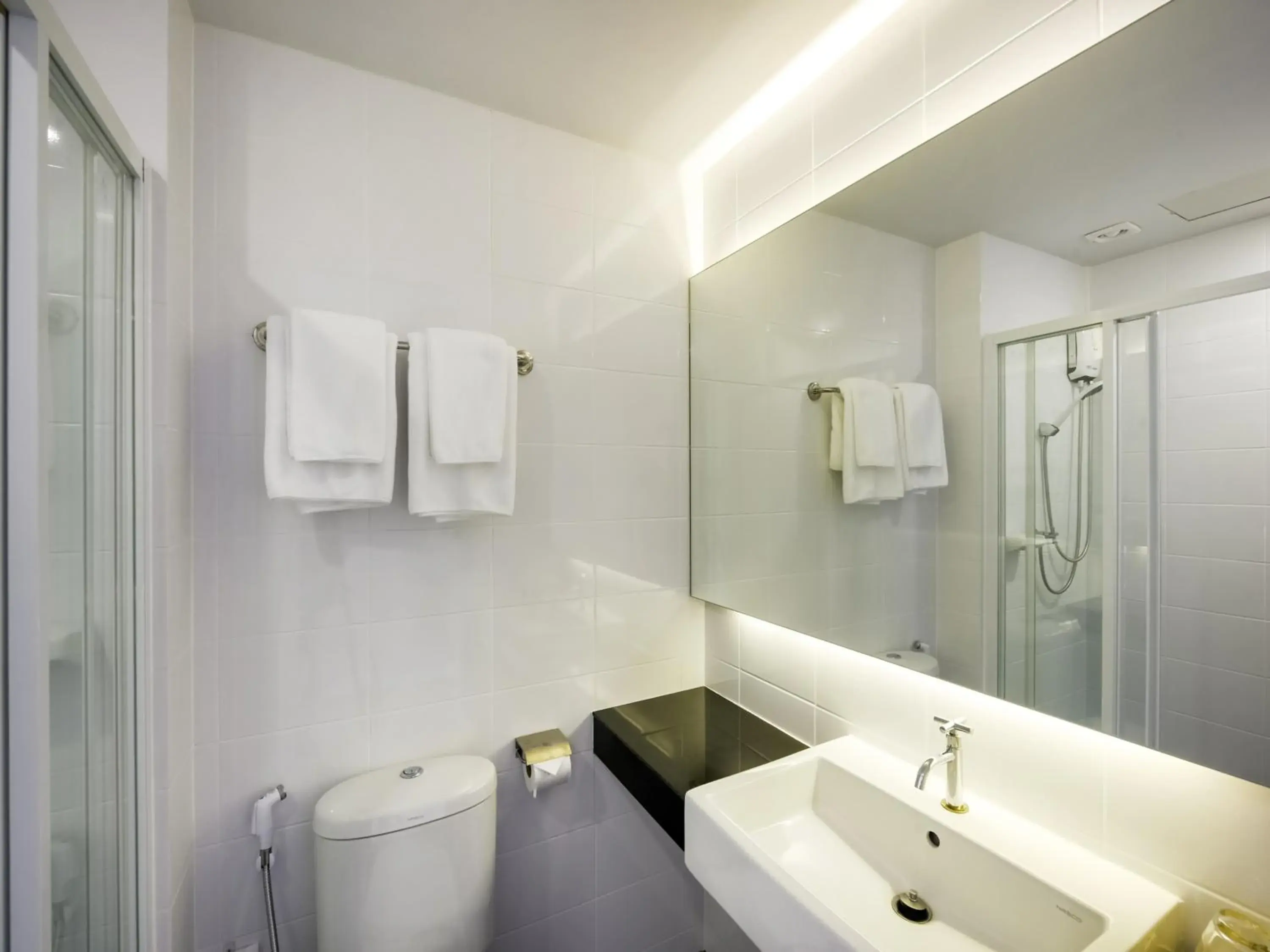 Bathroom in Kitzio House Hotel Huai Kwang