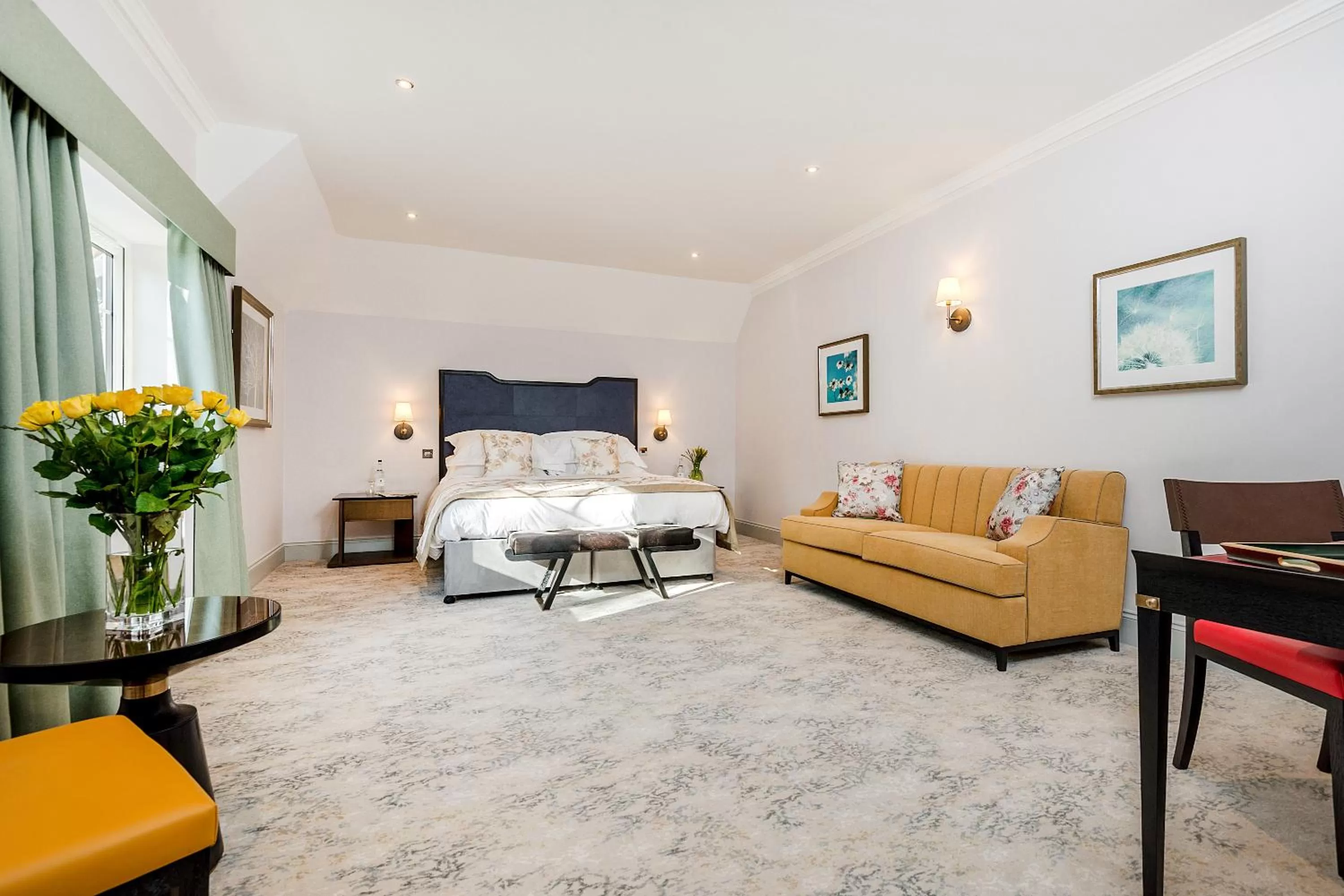 Bed in Burnside Hotel