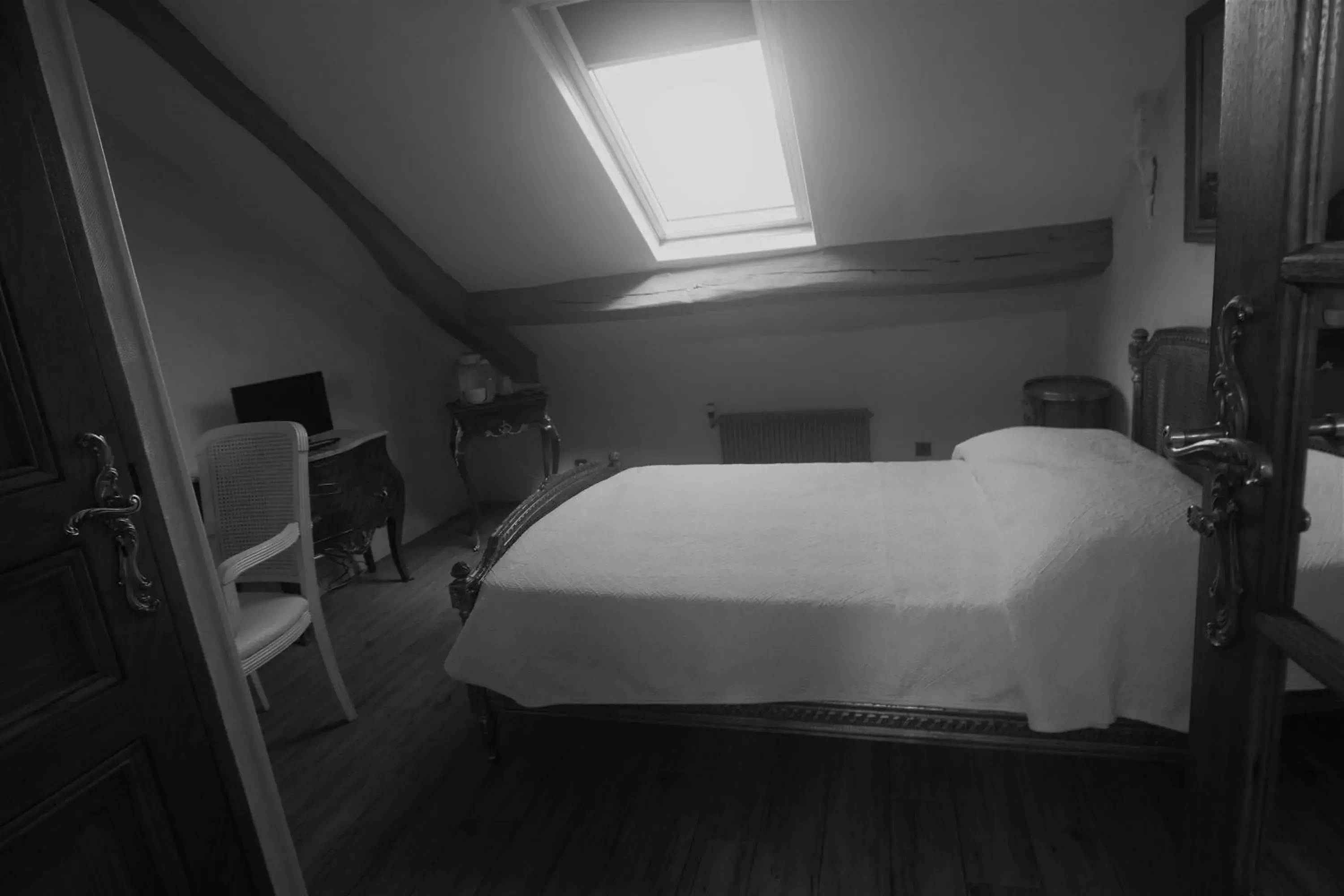 Photo of the whole room, Bed in Hotel Dandy Rouen centre