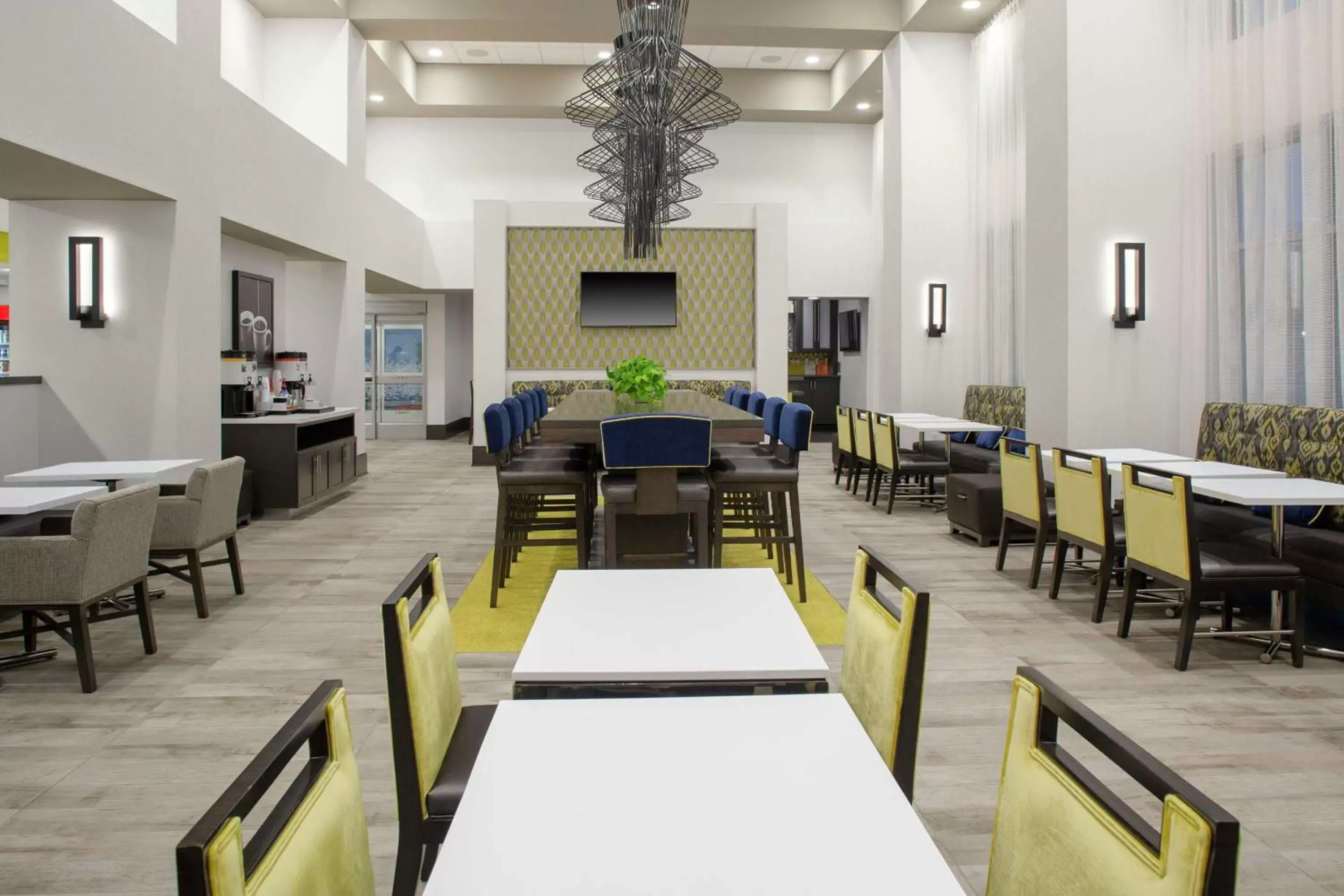 Dining area, Restaurant/Places to Eat in Hampton Inn & Suites Irvine/Orange County Airport