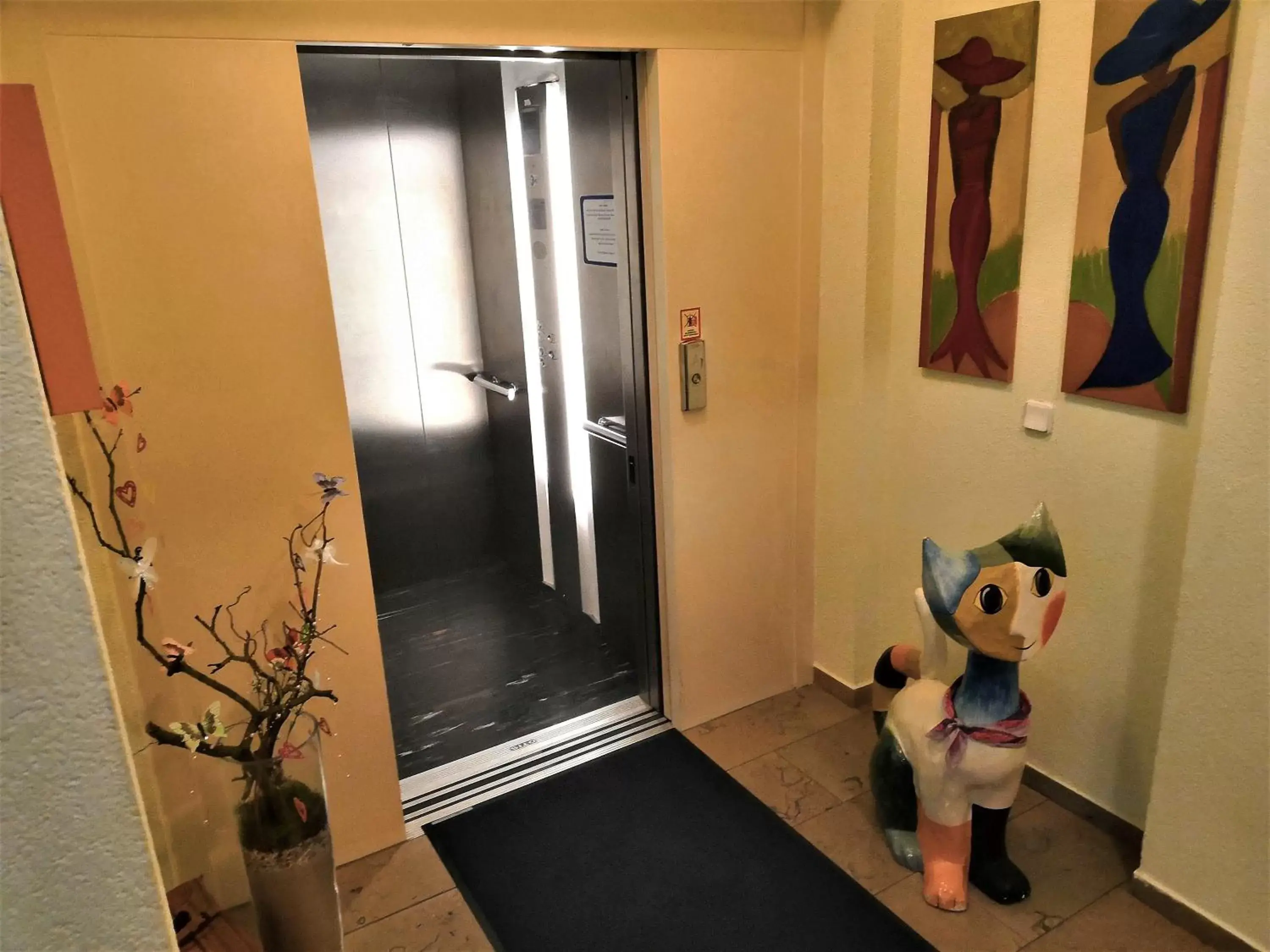 Lobby or reception, Bathroom in Hotel Fantasie